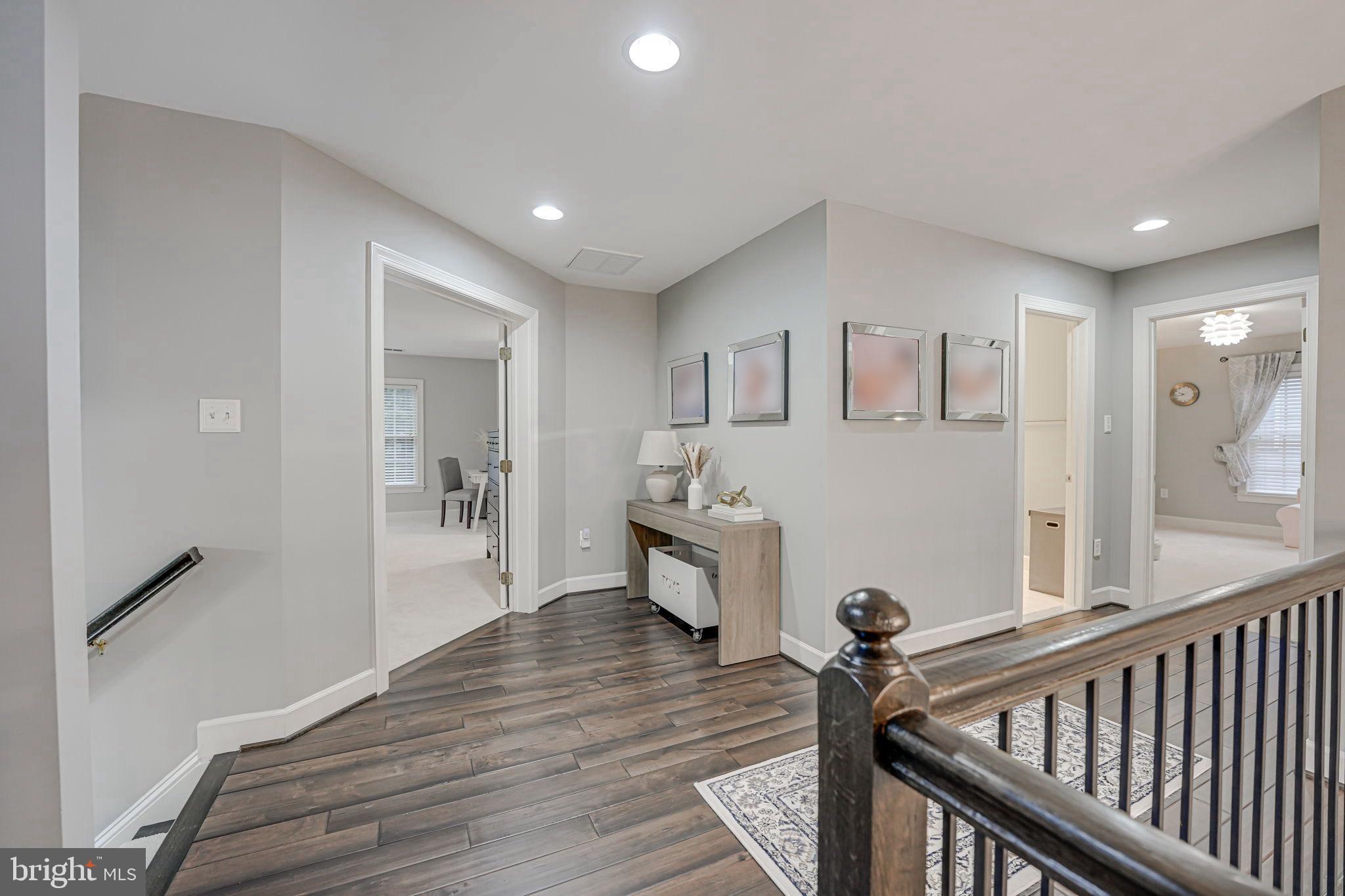 OAKTON PARK - Residential