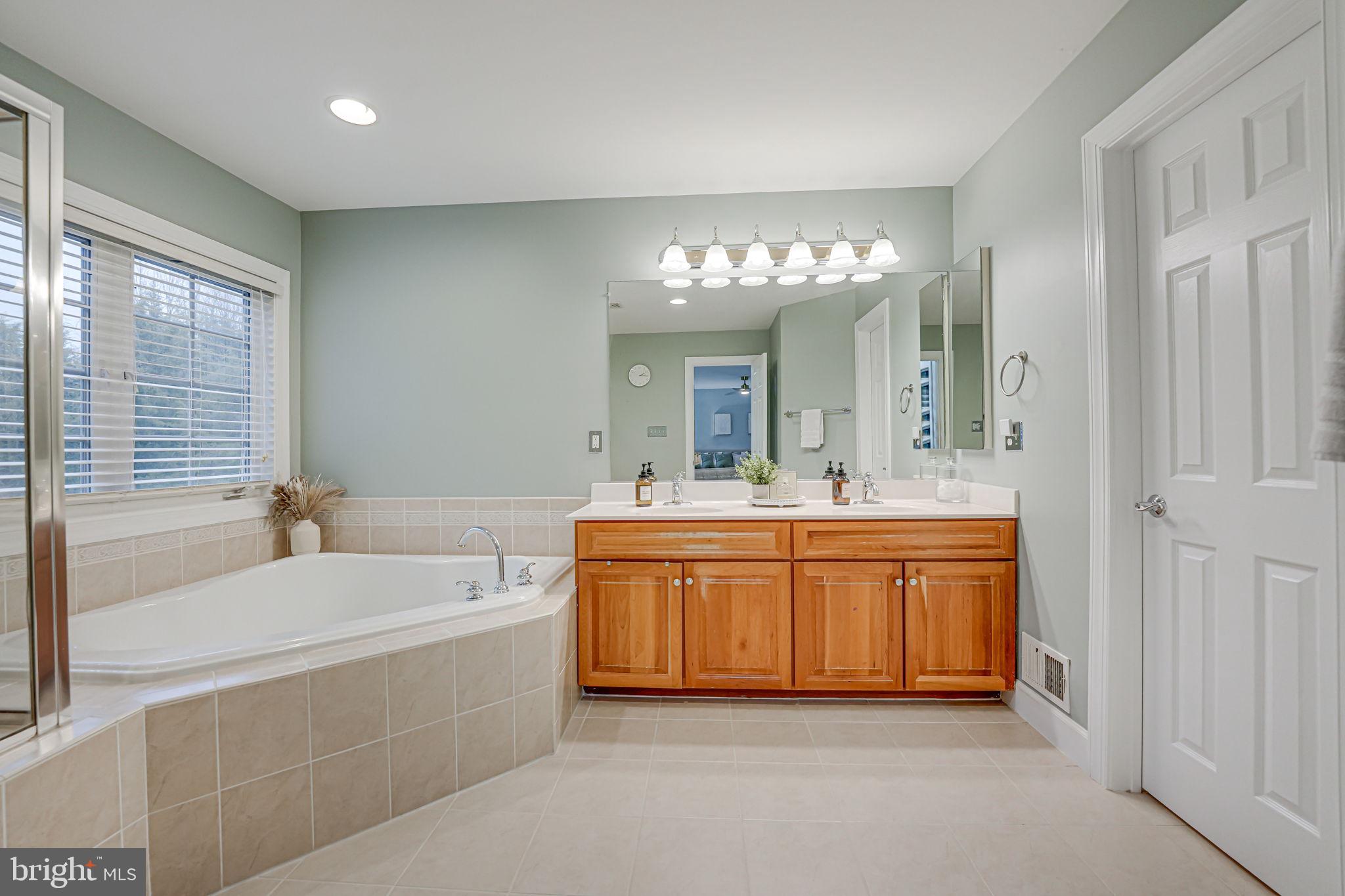 OAKTON PARK - Residential