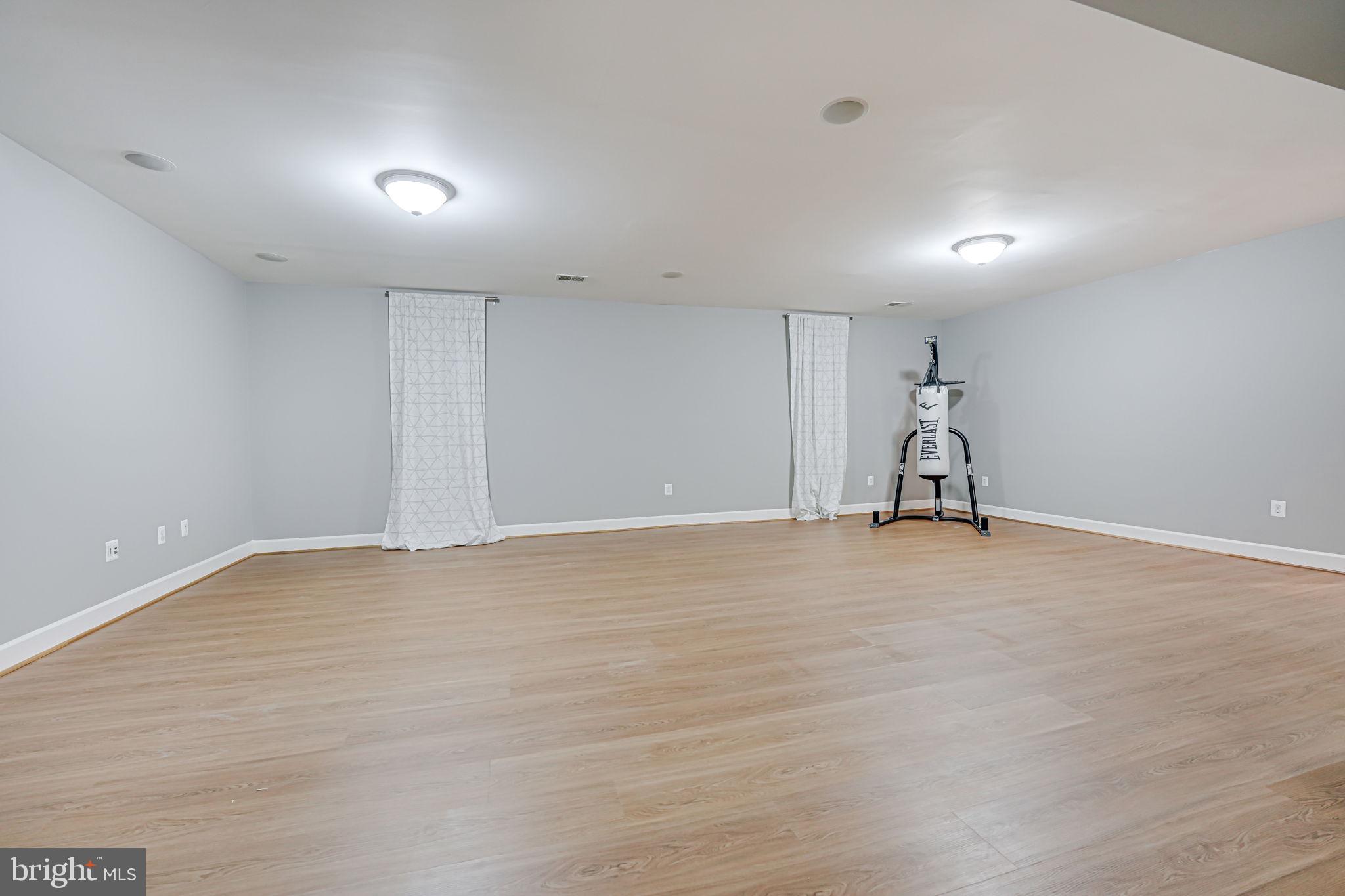 OAKTON PARK - Residential