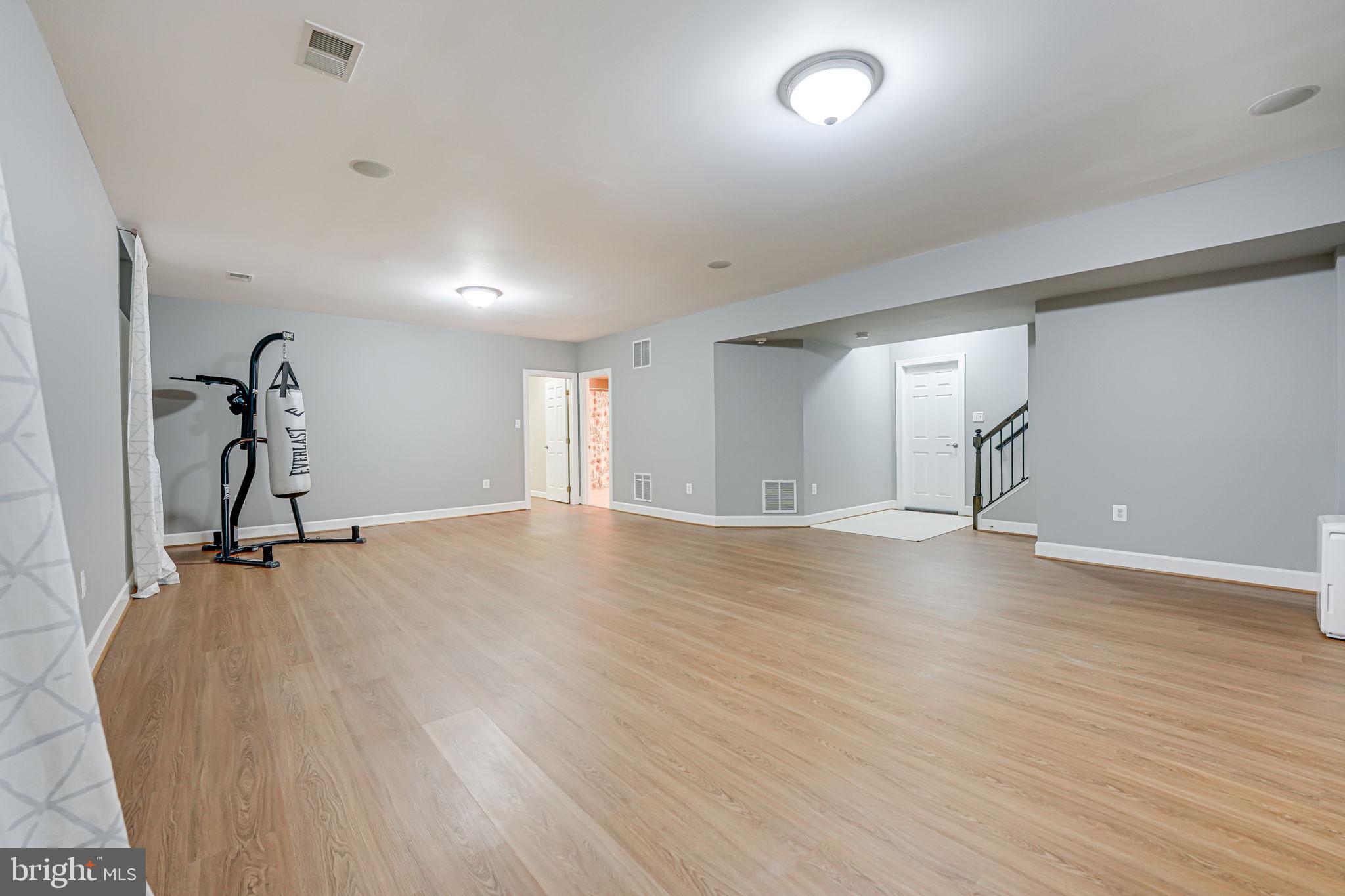 OAKTON PARK - Residential