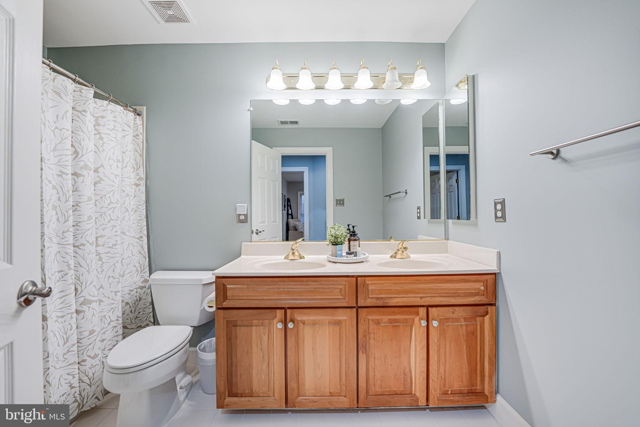 OAKTON PARK - Residential