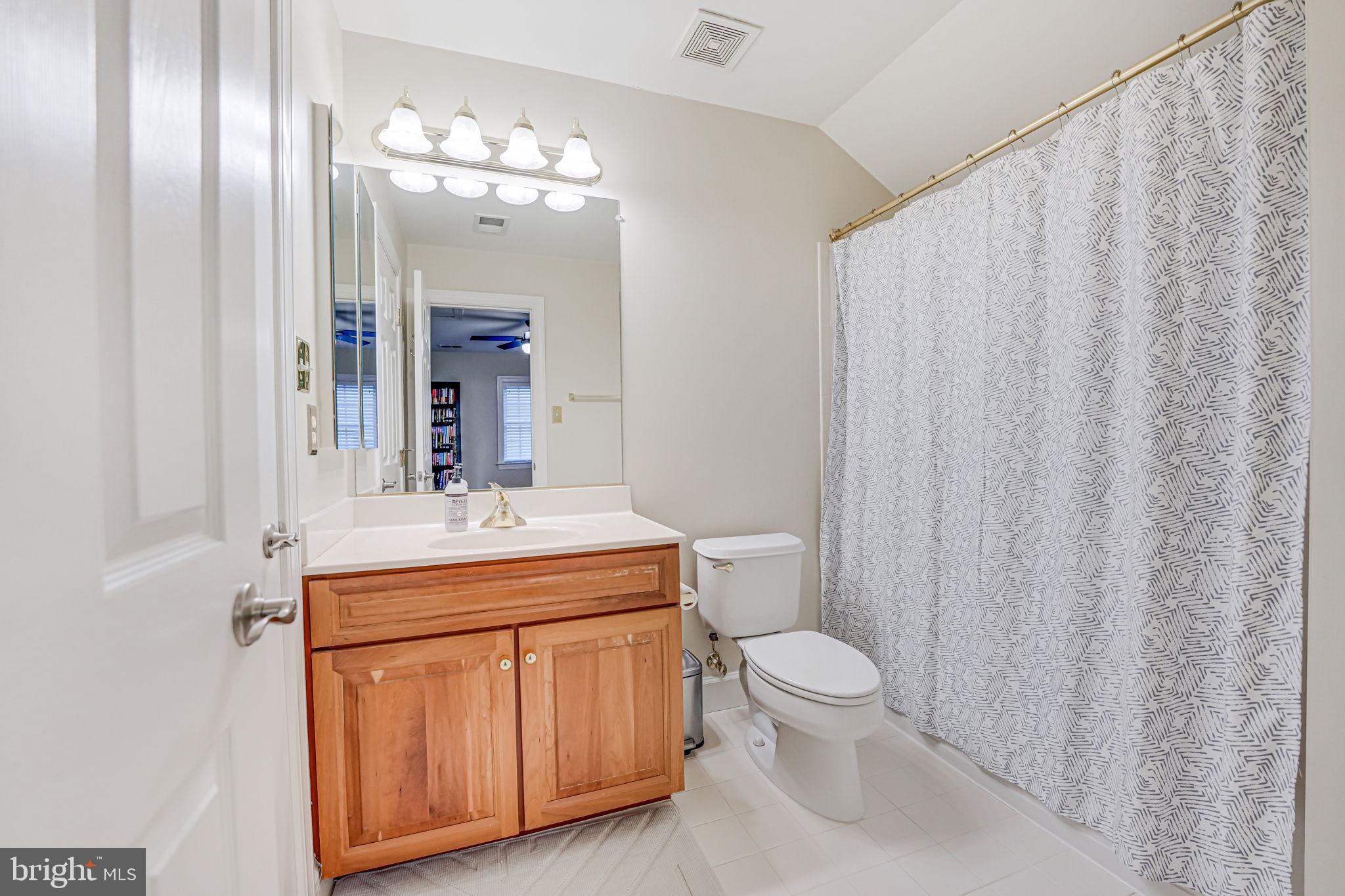 OAKTON PARK - Residential