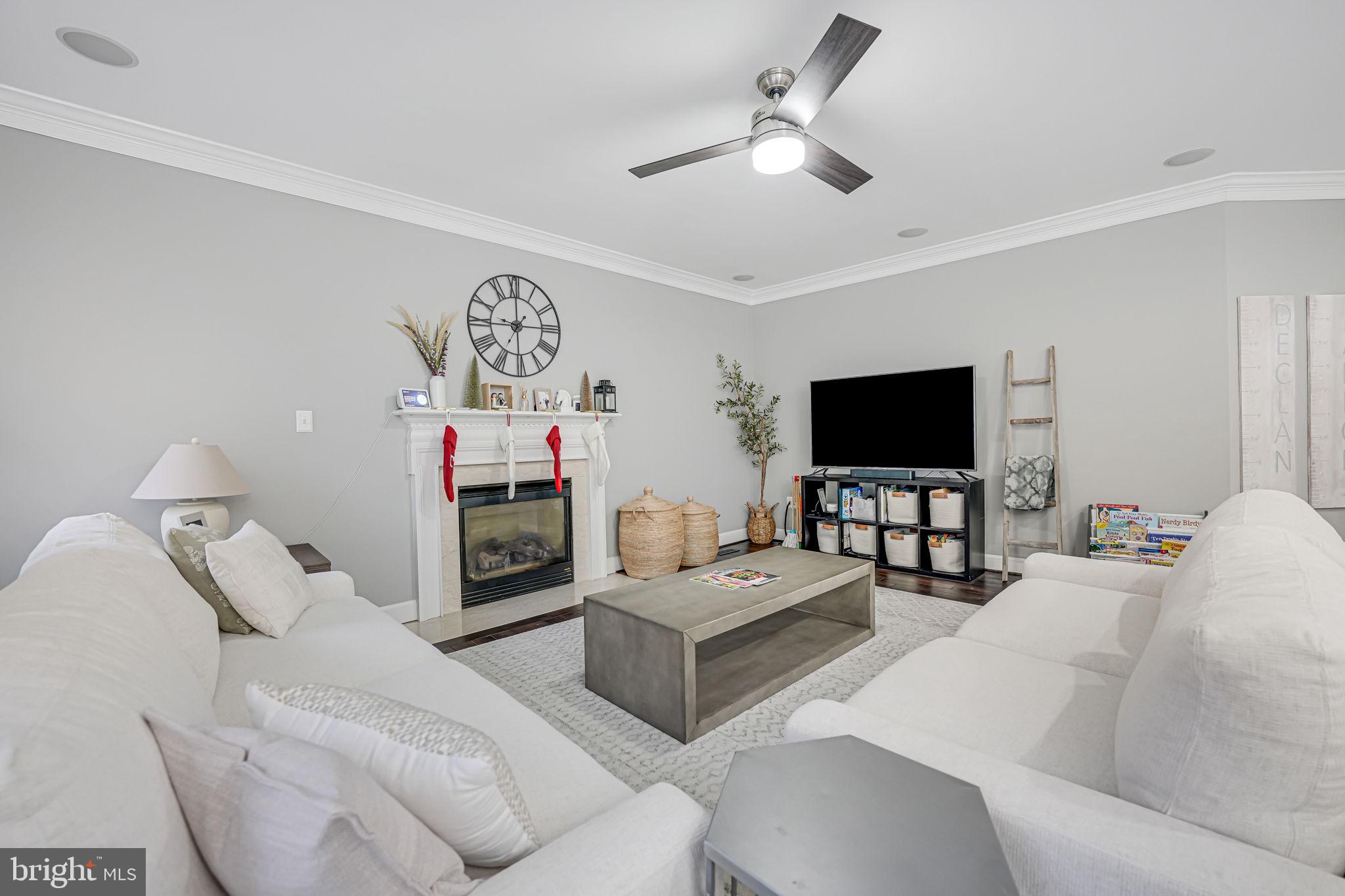 OAKTON PARK - Residential