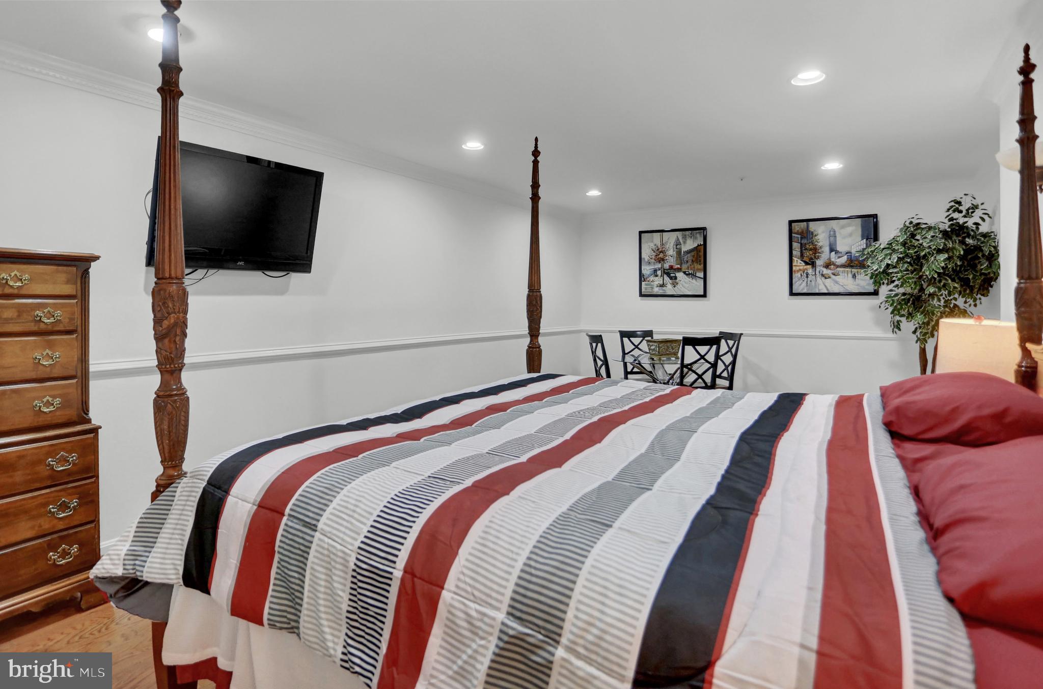 LYONS GATE - Residential