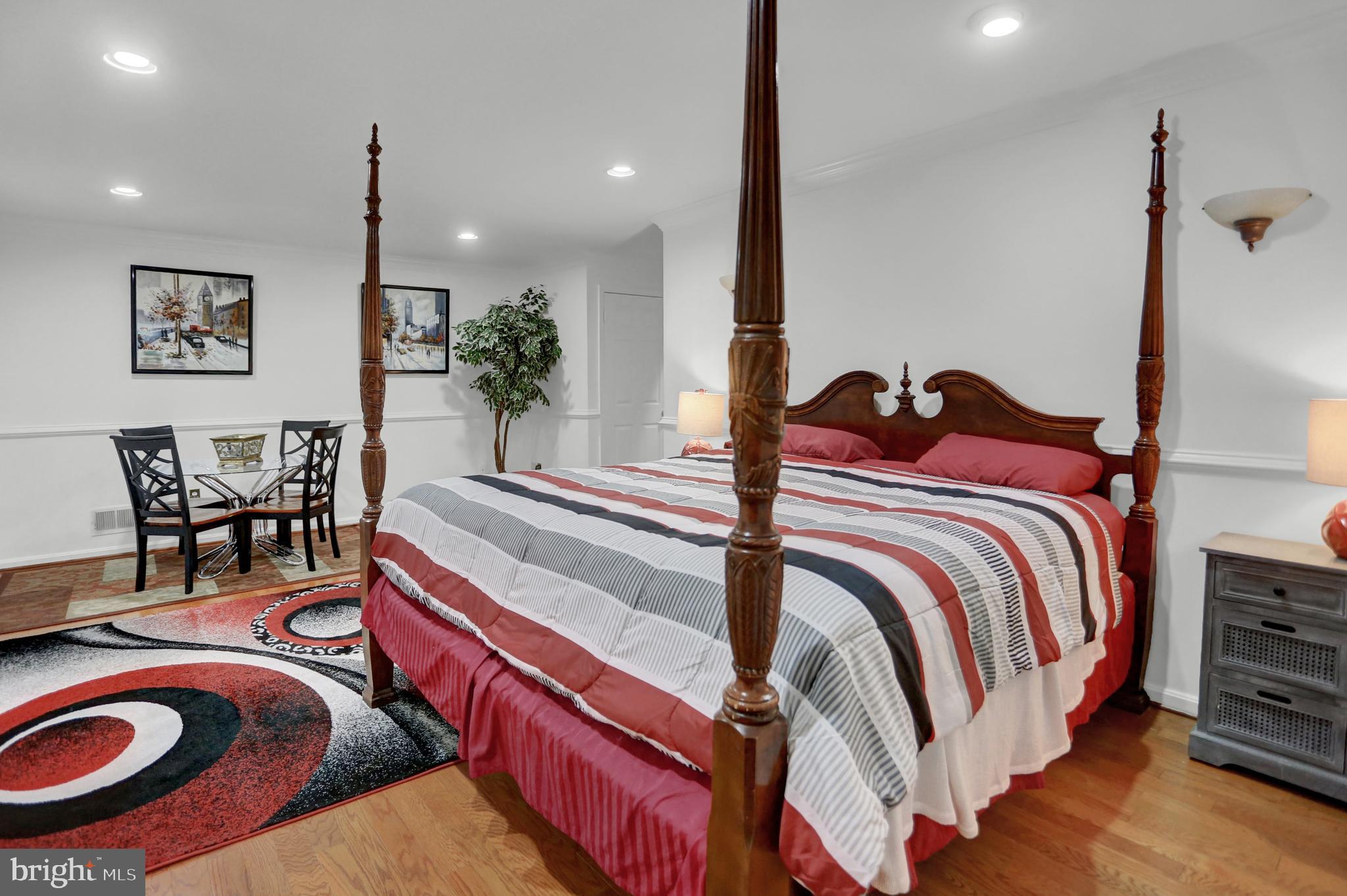 LYONS GATE - Residential