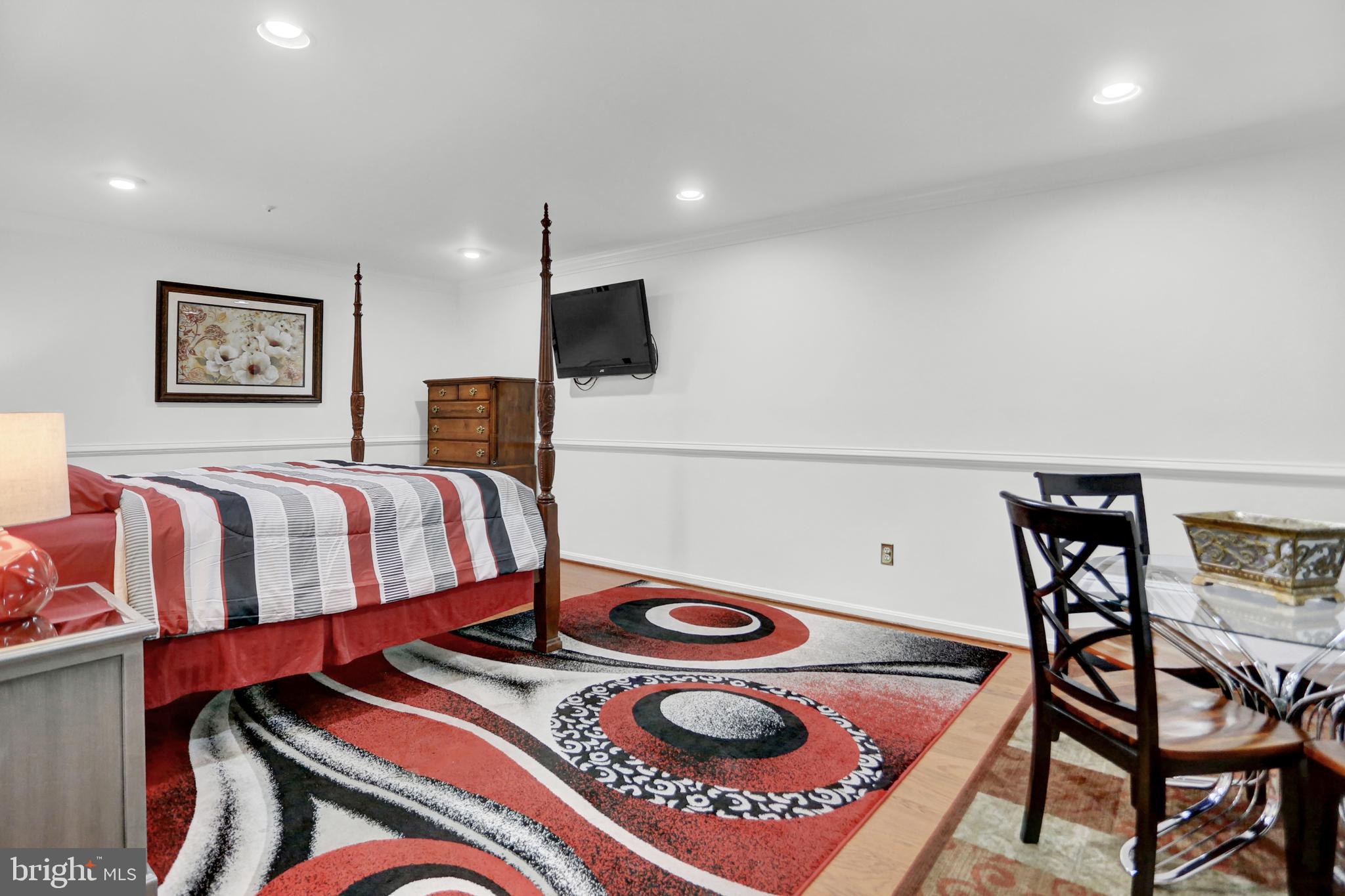 LYONS GATE - Residential