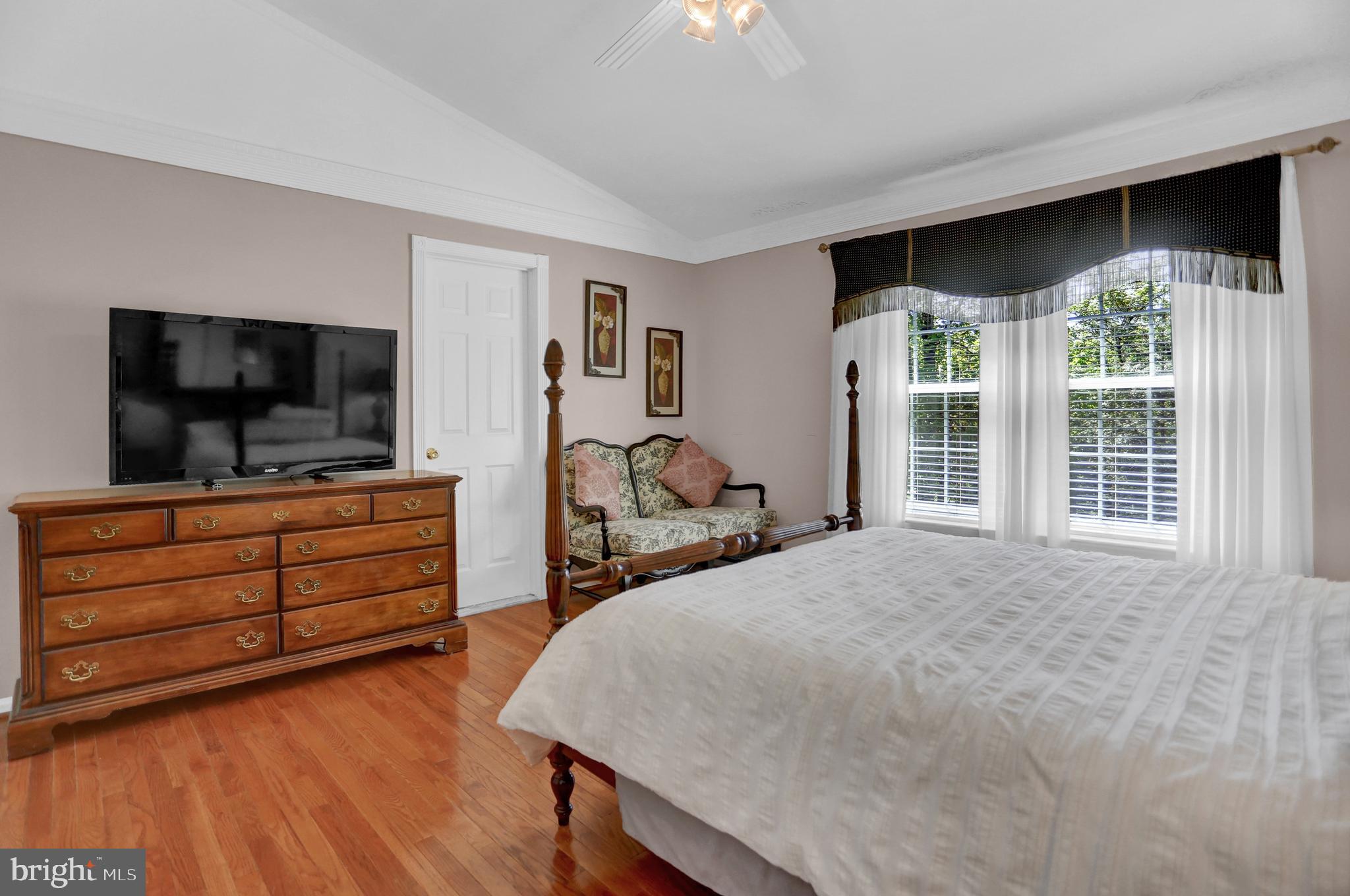 LYONS GATE - Residential