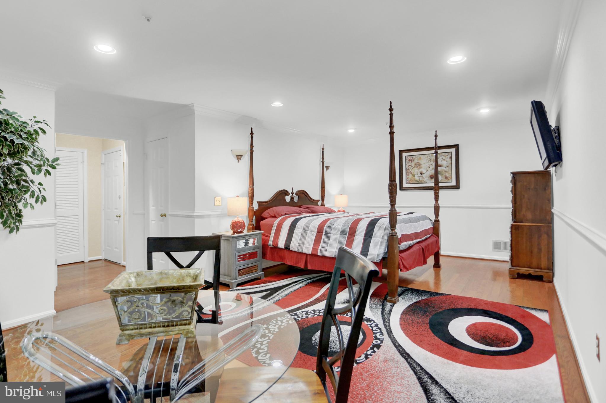 LYONS GATE - Residential