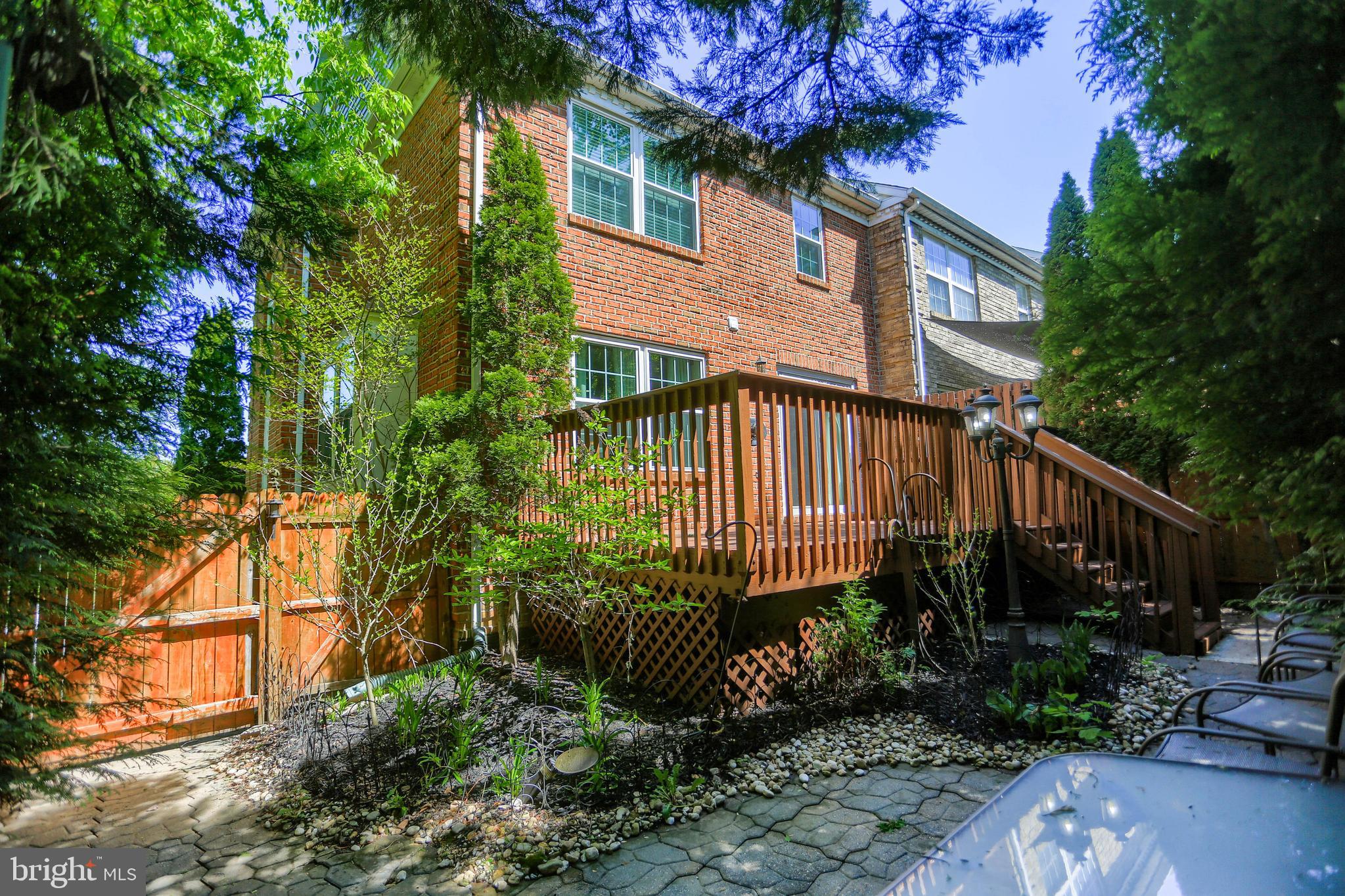 LYONS GATE - Residential