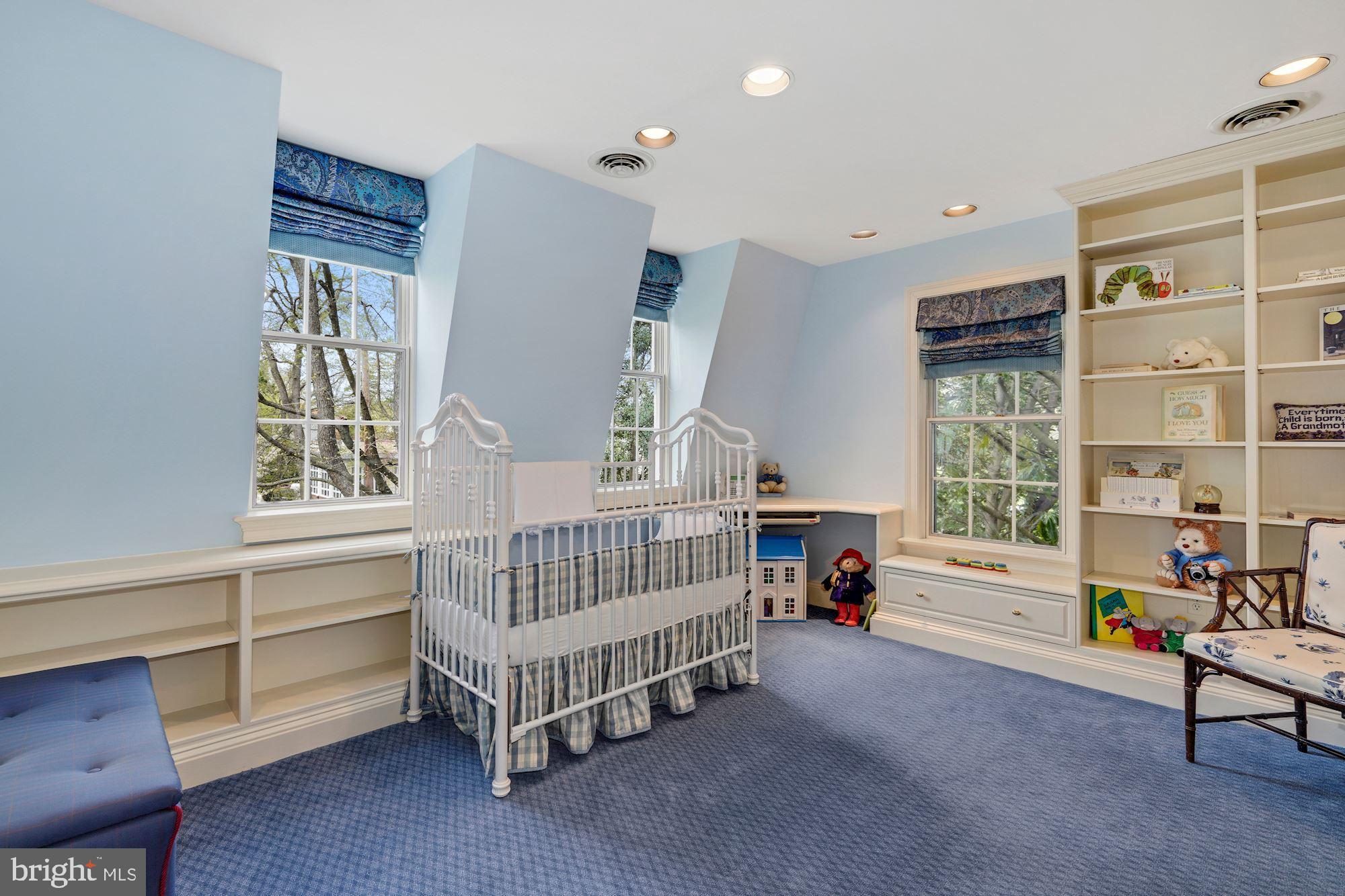 CHEVY CHASE VILLAGE - Residential