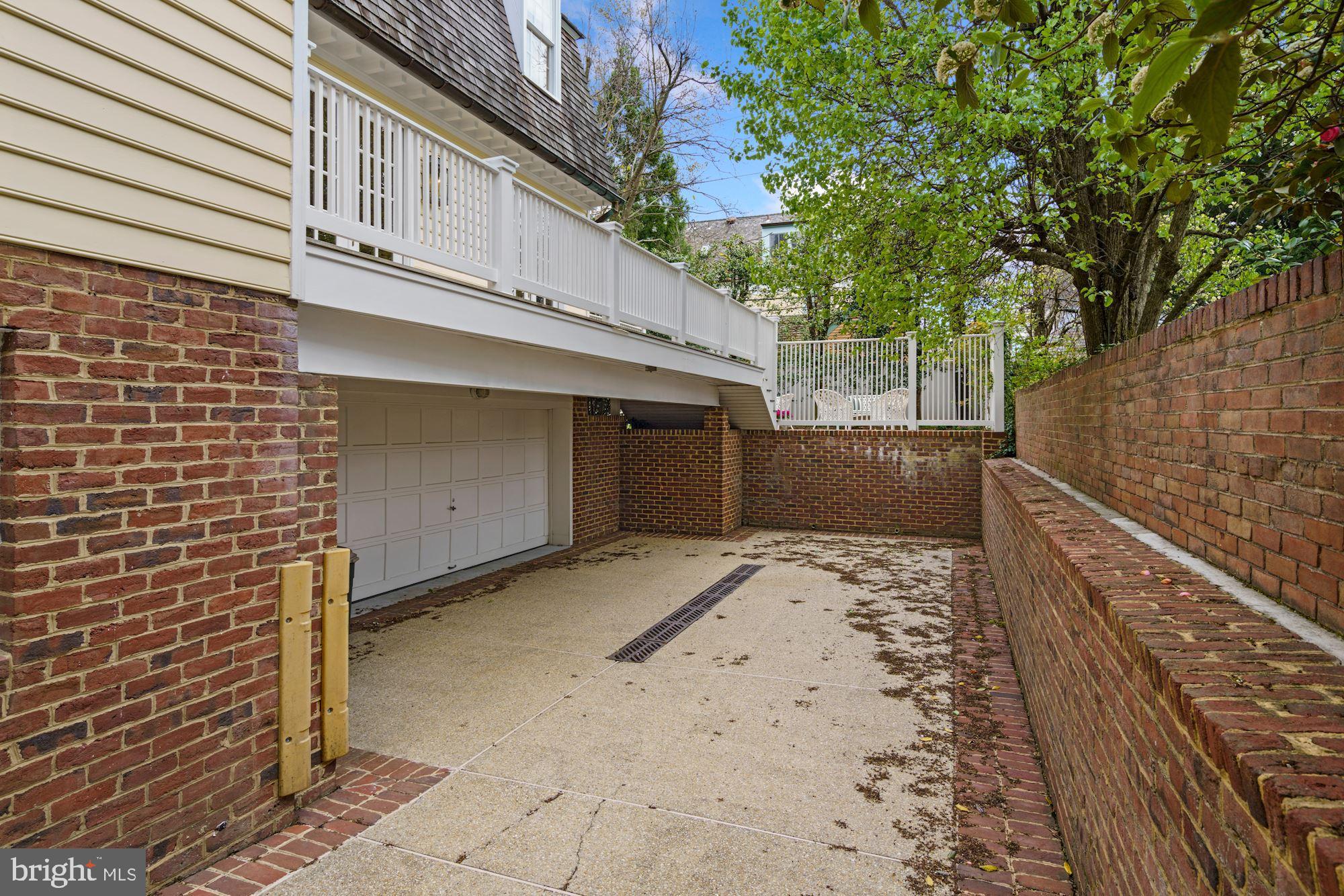 CHEVY CHASE VILLAGE - Residential