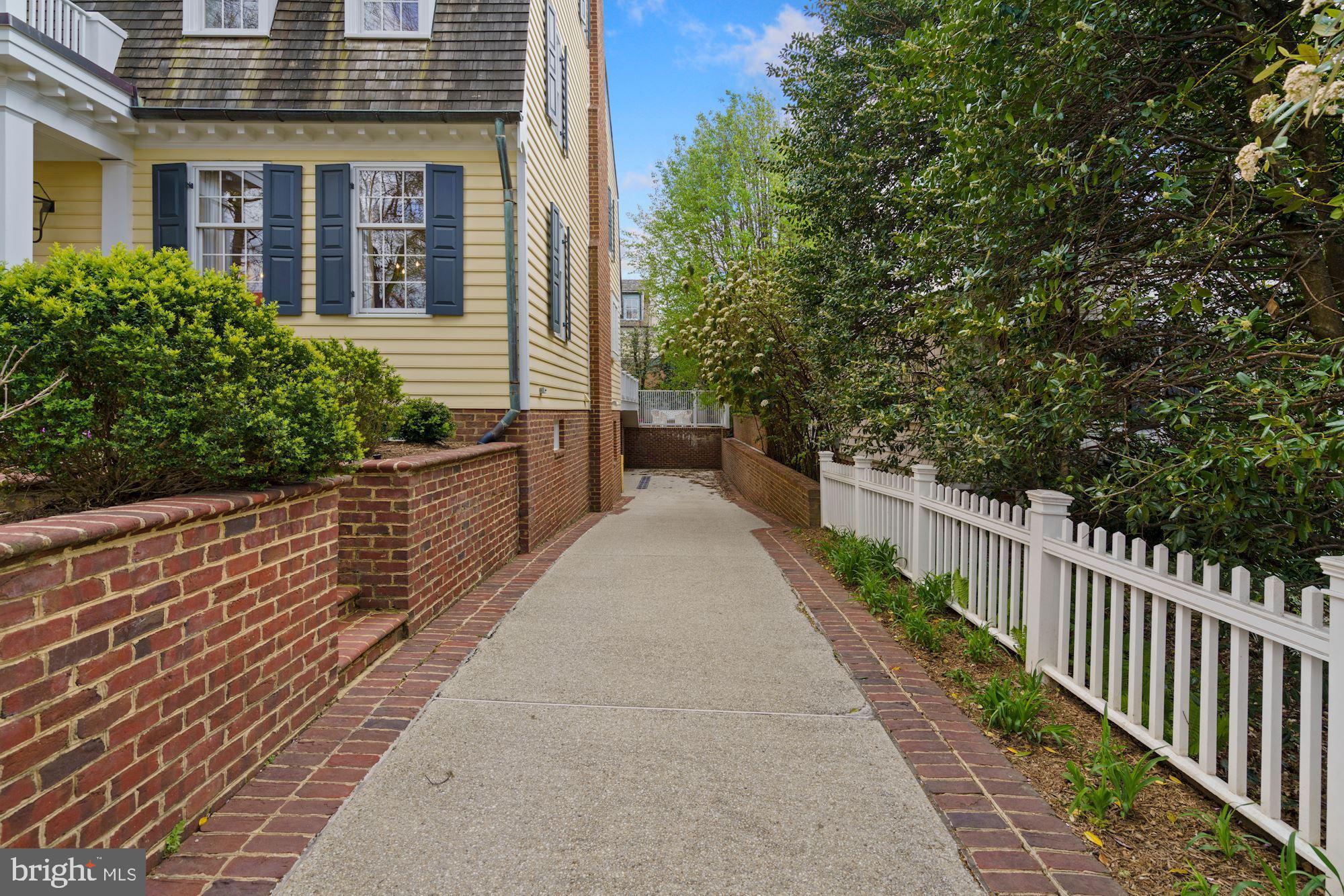 CHEVY CHASE VILLAGE - Residential