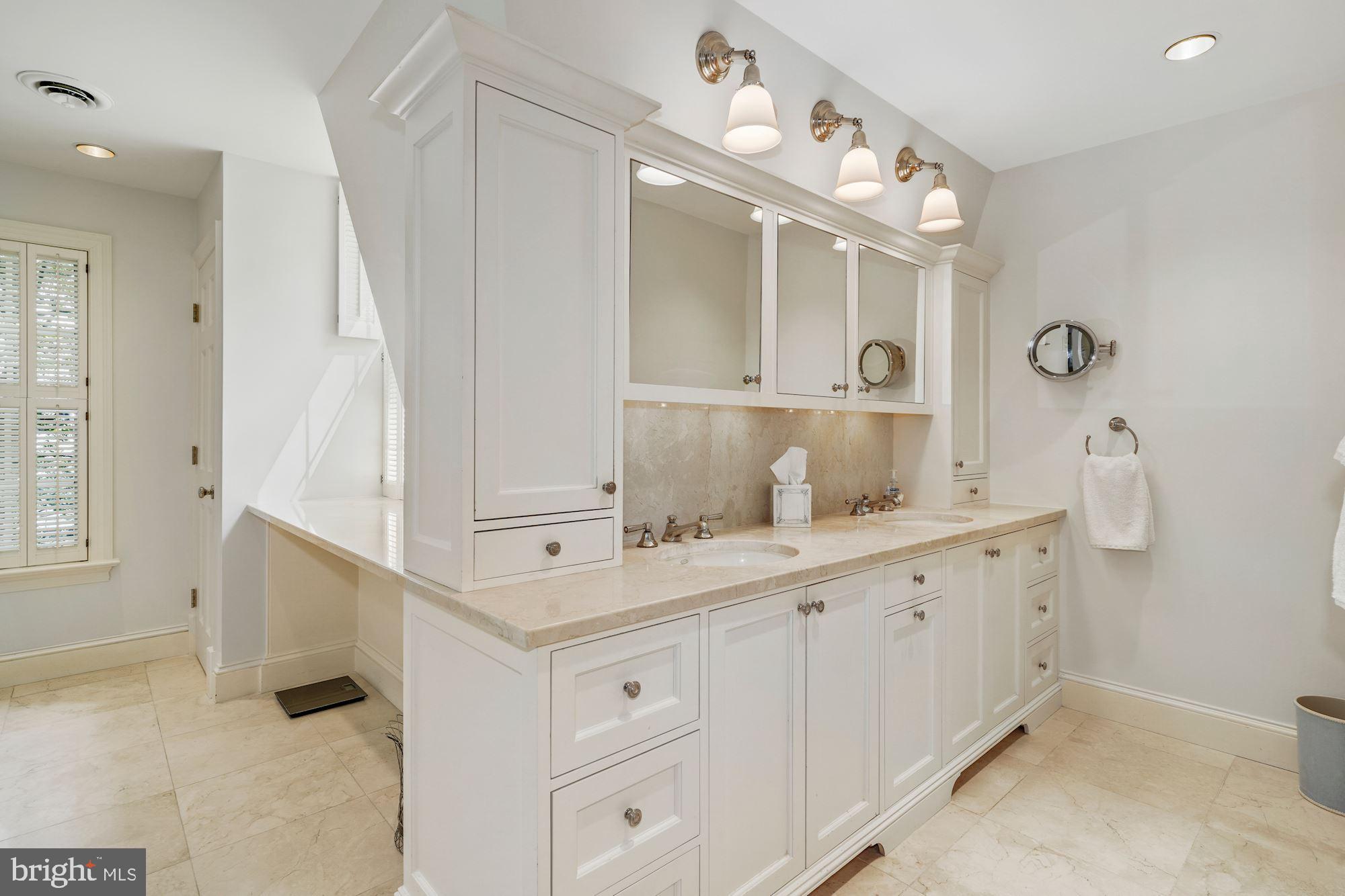 CHEVY CHASE VILLAGE - Residential