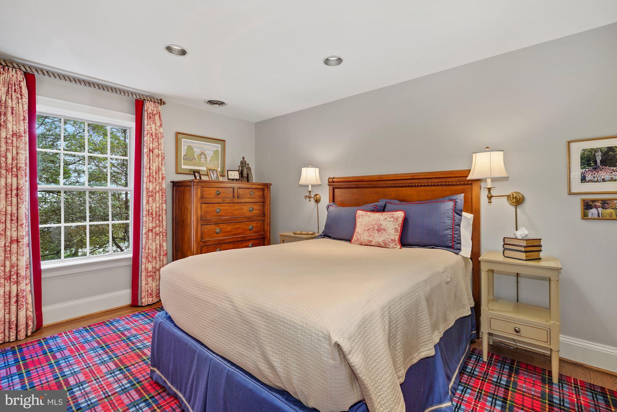 CHEVY CHASE VILLAGE - Residential