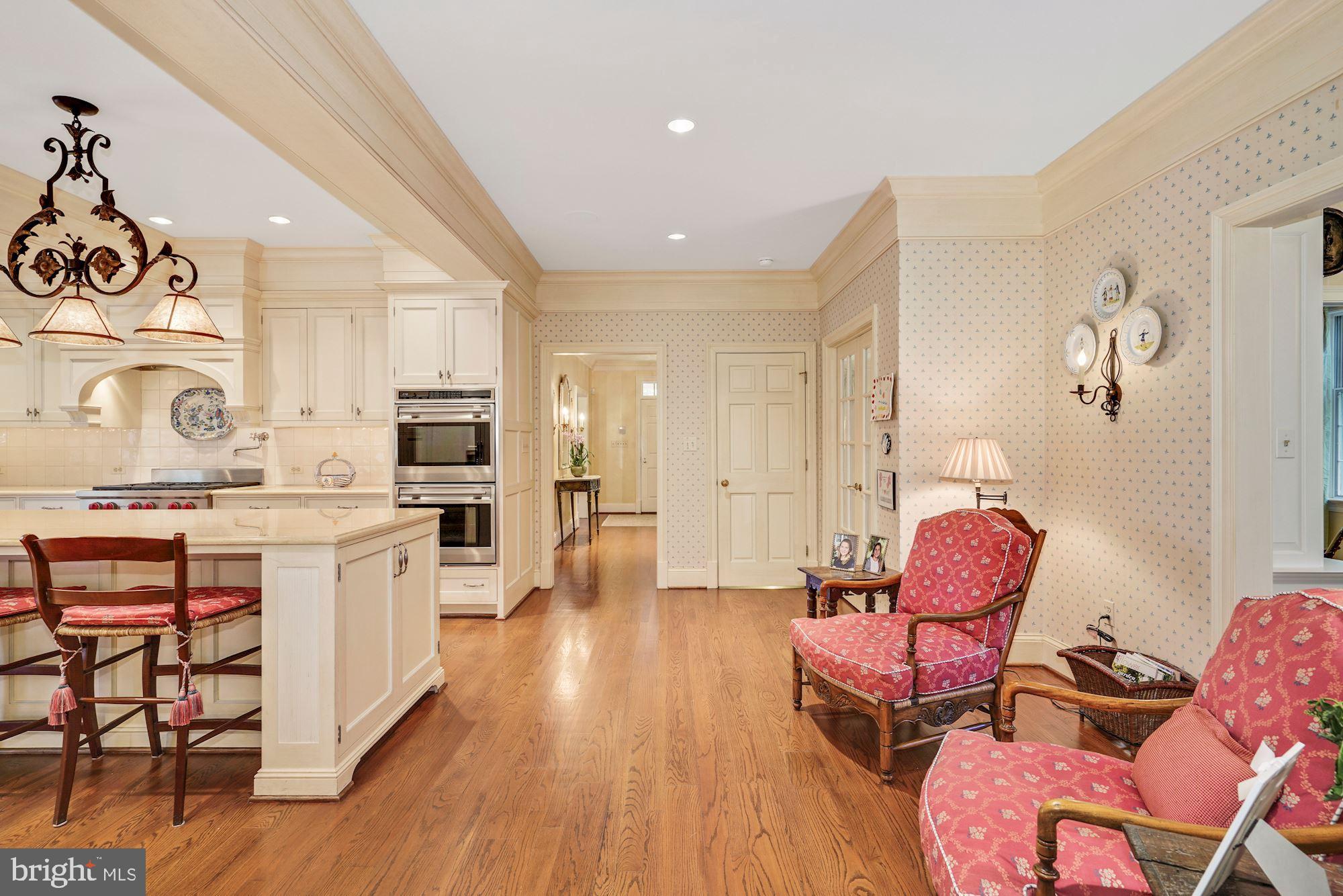 CHEVY CHASE VILLAGE - Residential