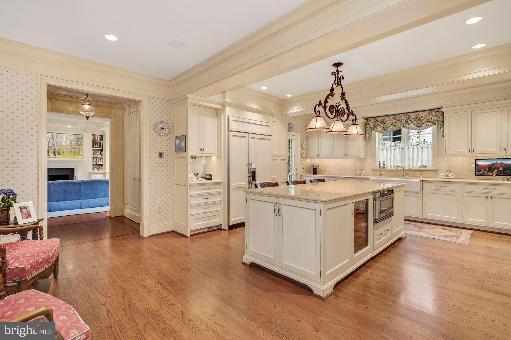 CHEVY CHASE VILLAGE - Residential