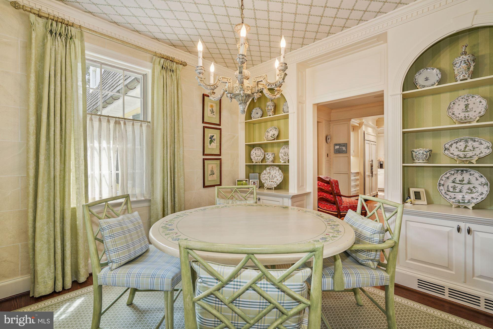 CHEVY CHASE VILLAGE - Residential