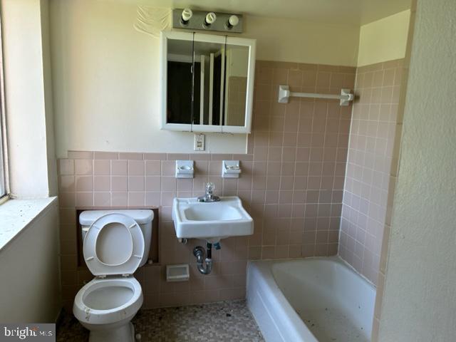 FRENCHMANS CREEK - Residential