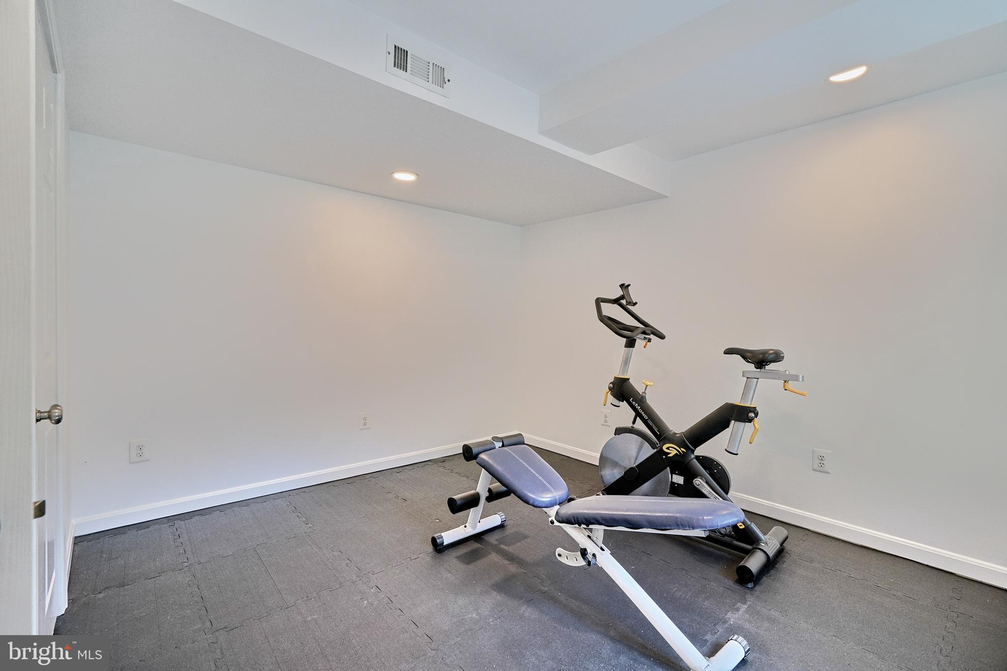 CROFTON HIGHLANDS - Residential