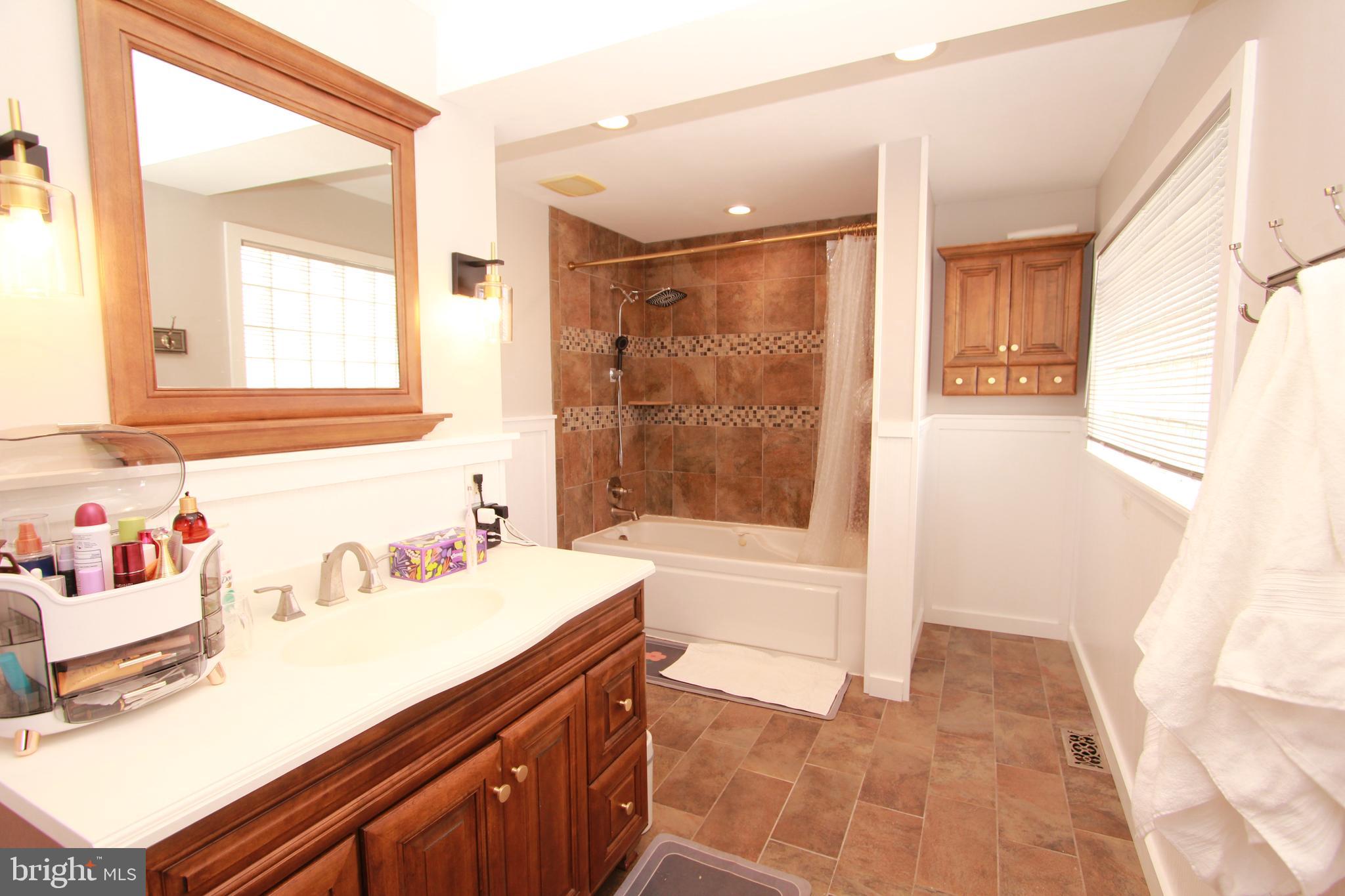 HOLME CIRCLE - Residential