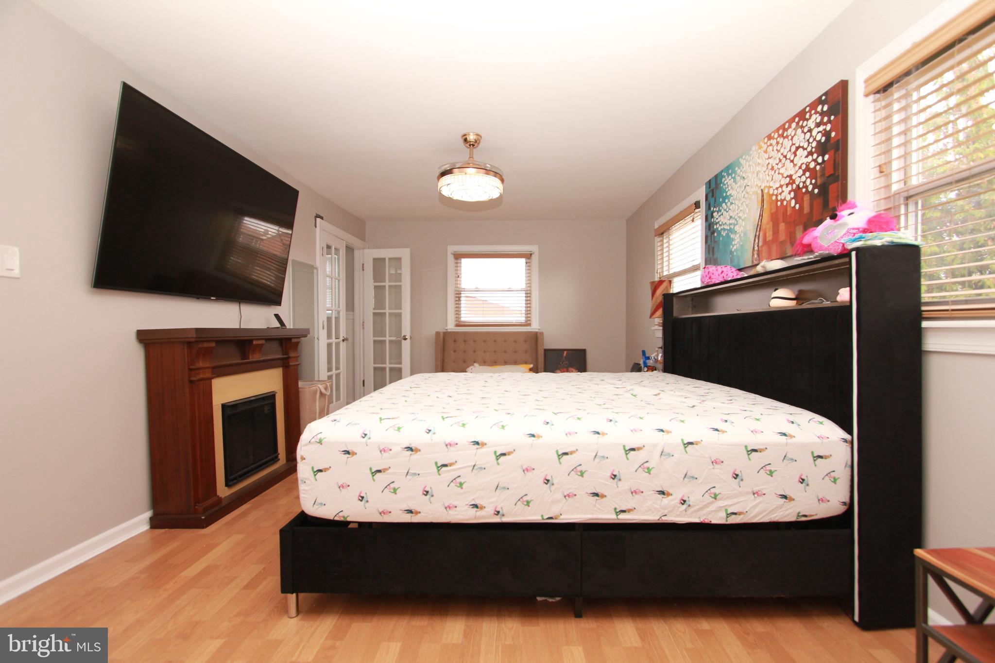 HOLME CIRCLE - Residential