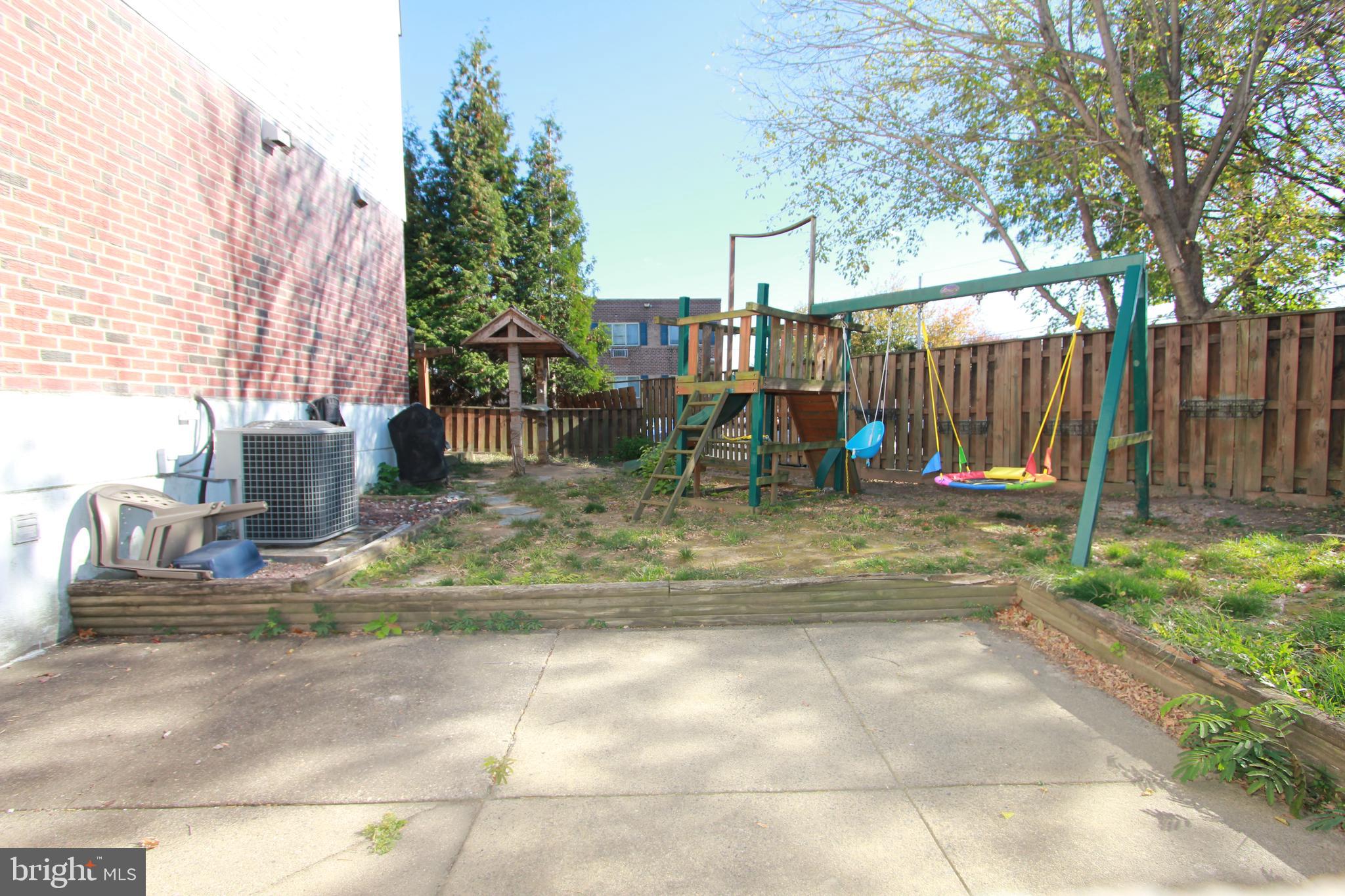 HOLME CIRCLE - Residential