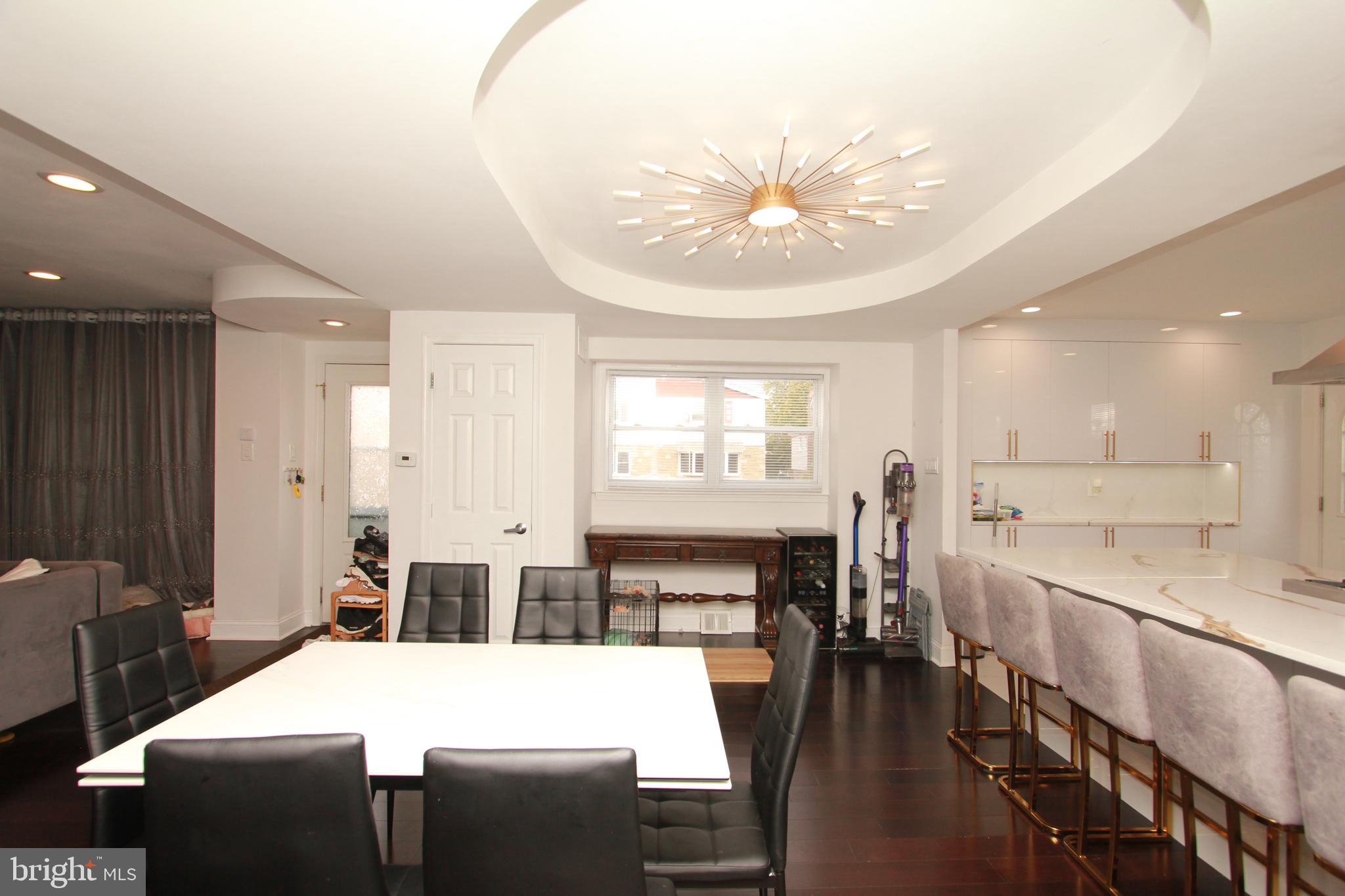 HOLME CIRCLE - Residential