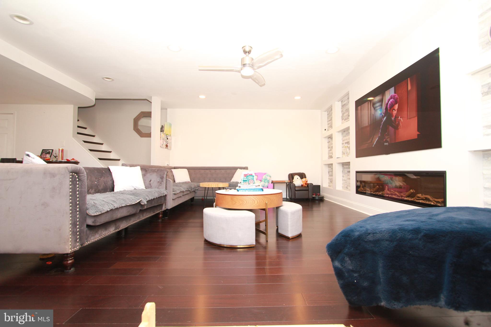 HOLME CIRCLE - Residential