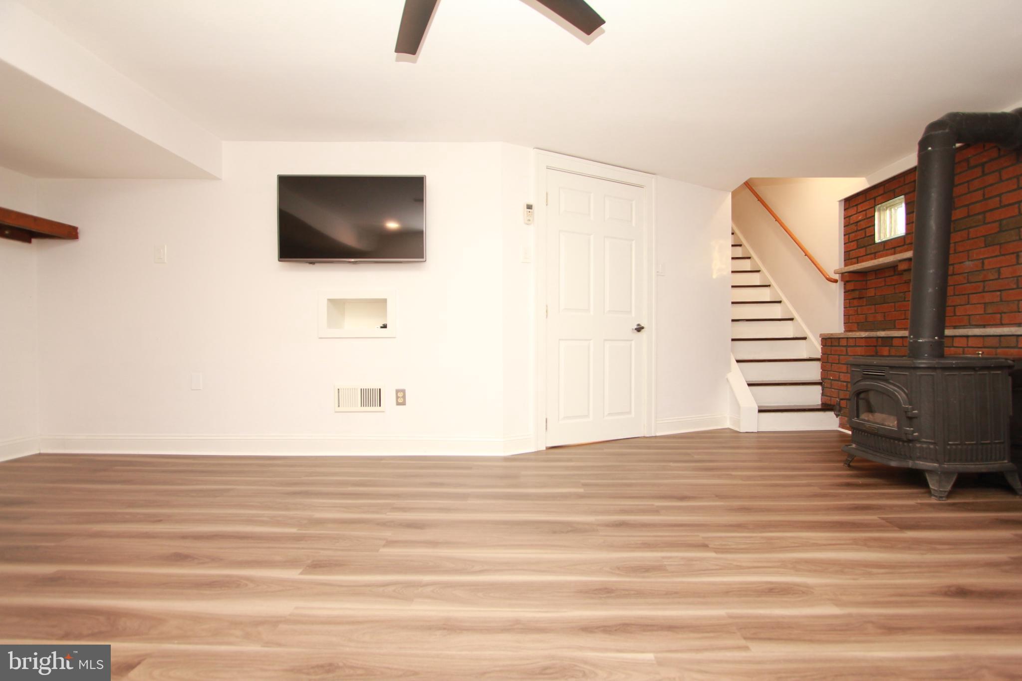 HOLME CIRCLE - Residential