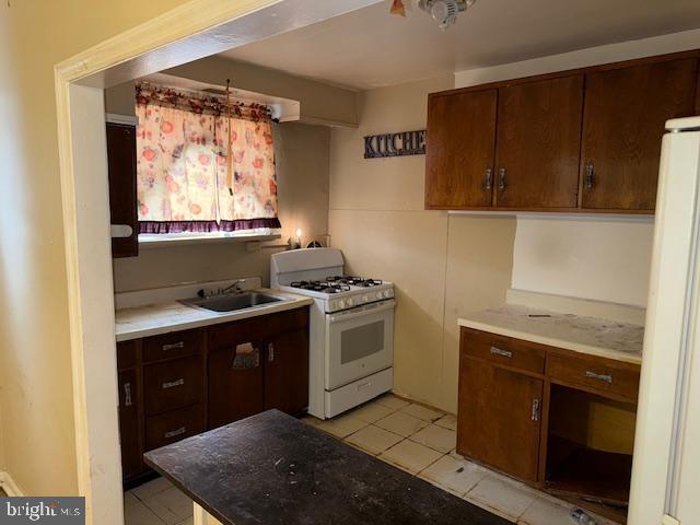 ELMWOOD PARK - Residential