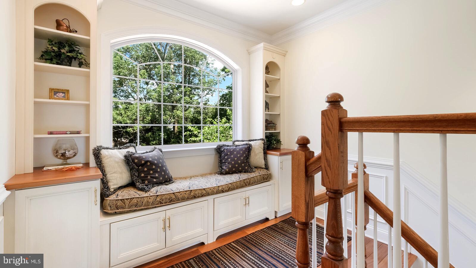 PONDVIEW - Residential