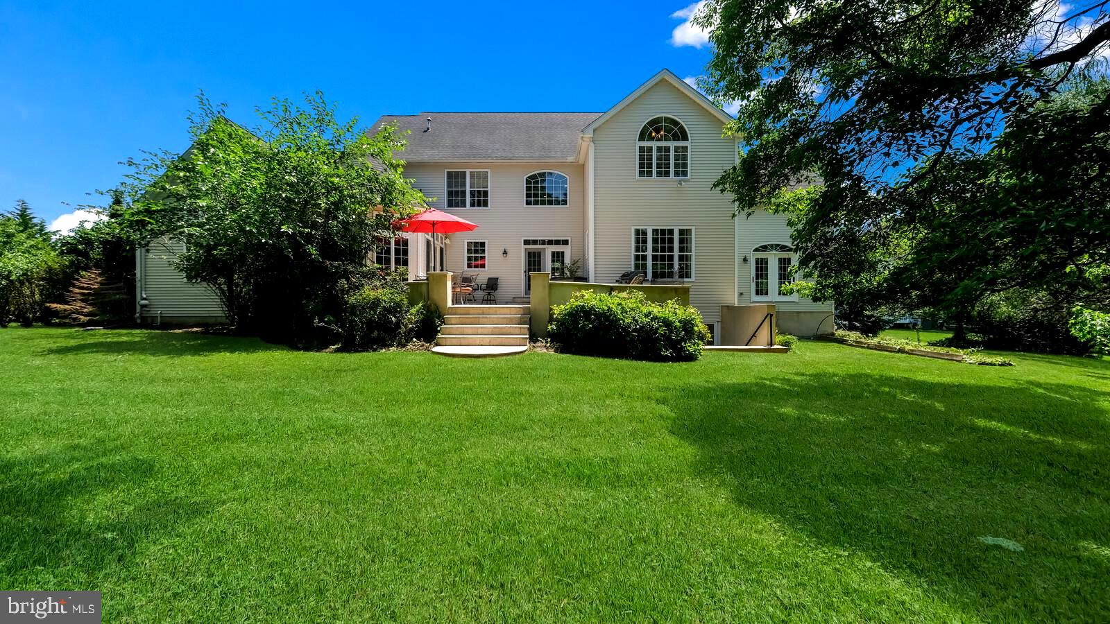 PONDVIEW - Residential