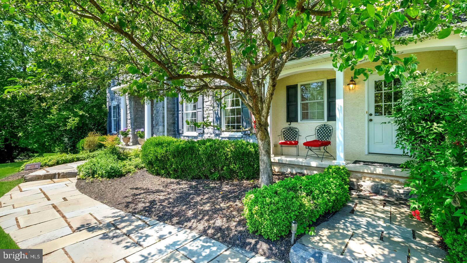 PONDVIEW - Residential