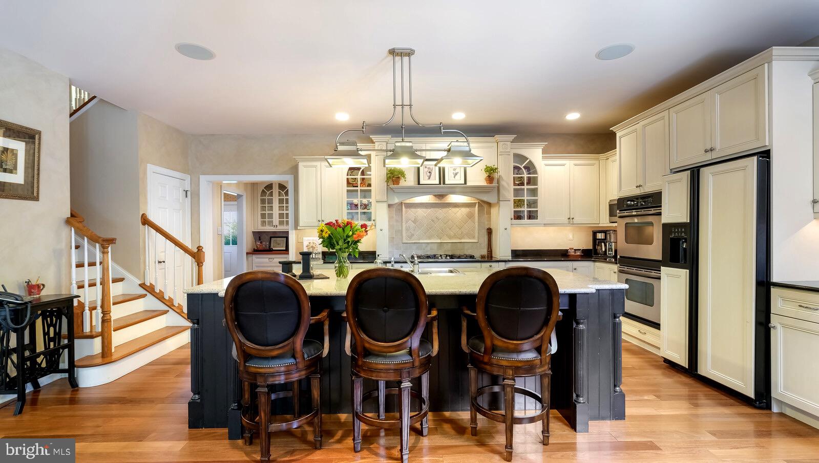 PONDVIEW - Residential