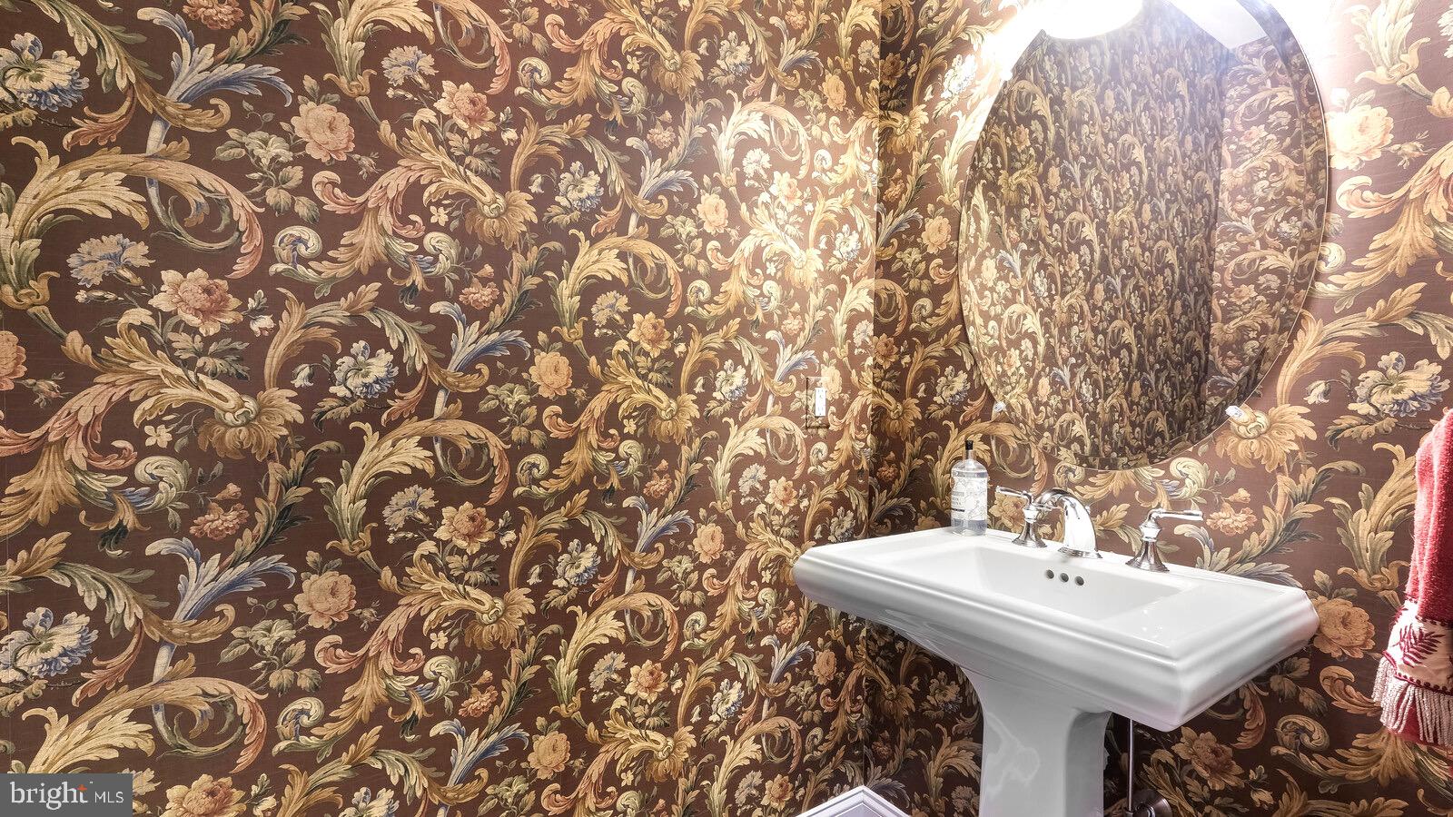 PONDVIEW - Residential