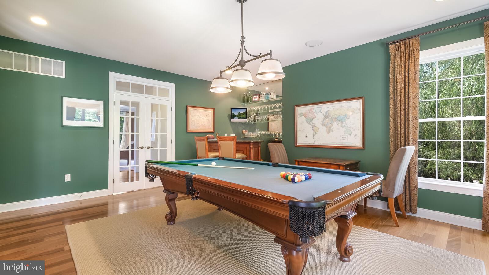 PONDVIEW - Residential