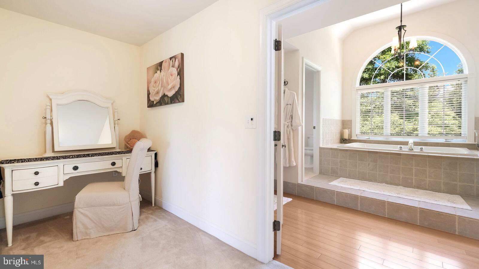 PONDVIEW - Residential