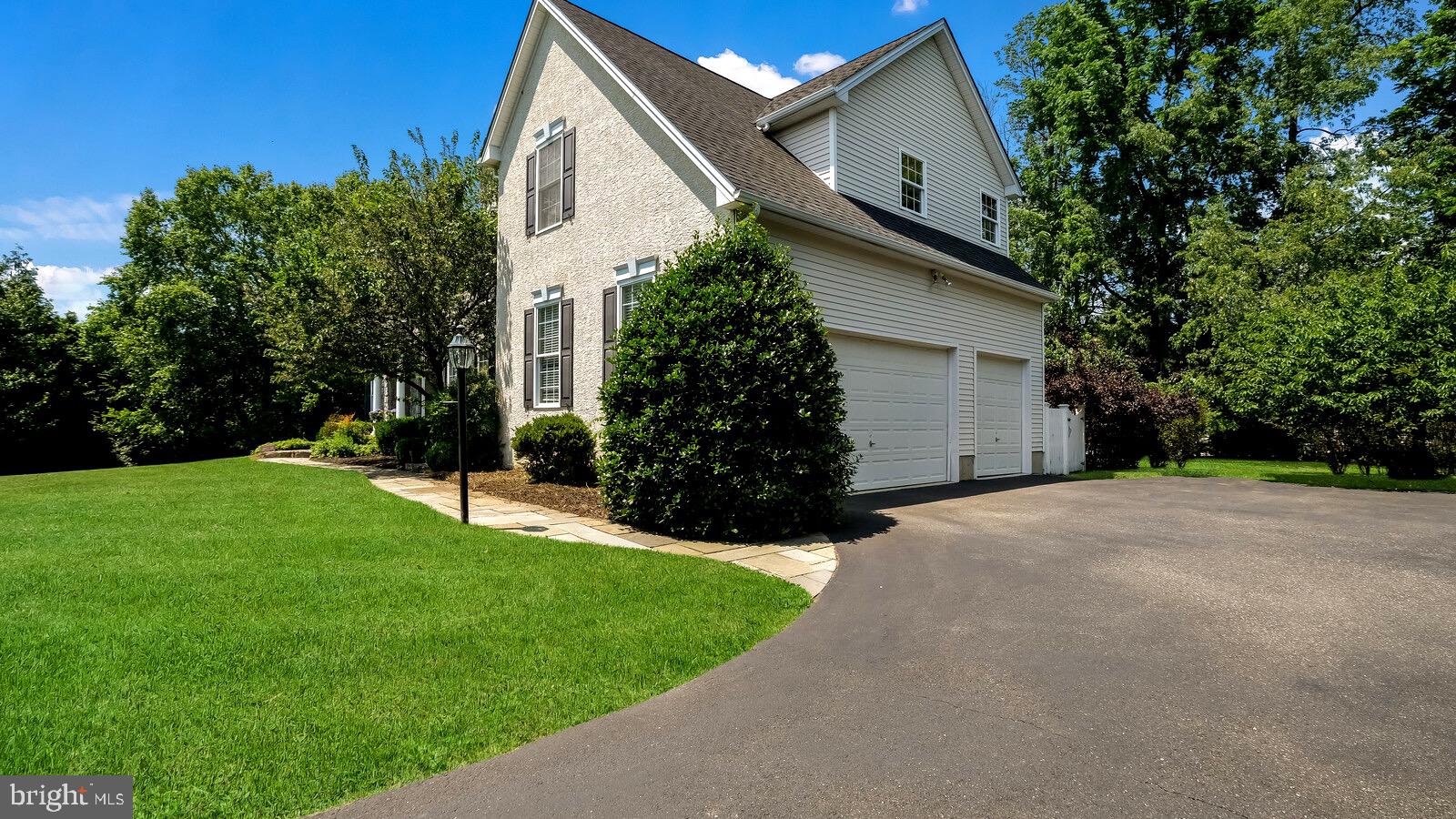 PONDVIEW - Residential