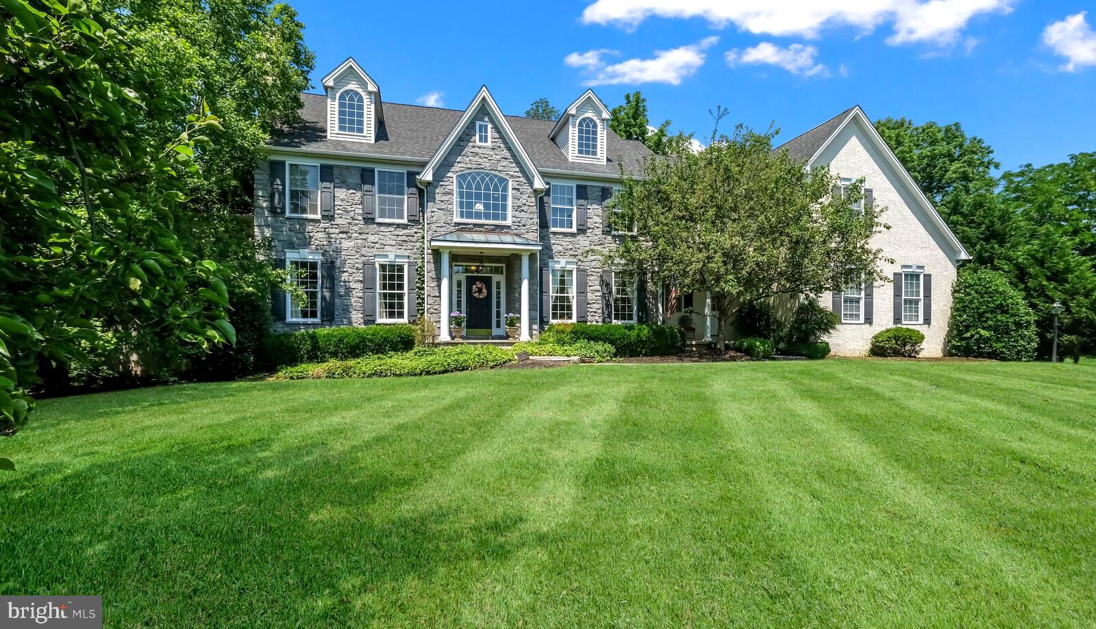 PONDVIEW - Residential