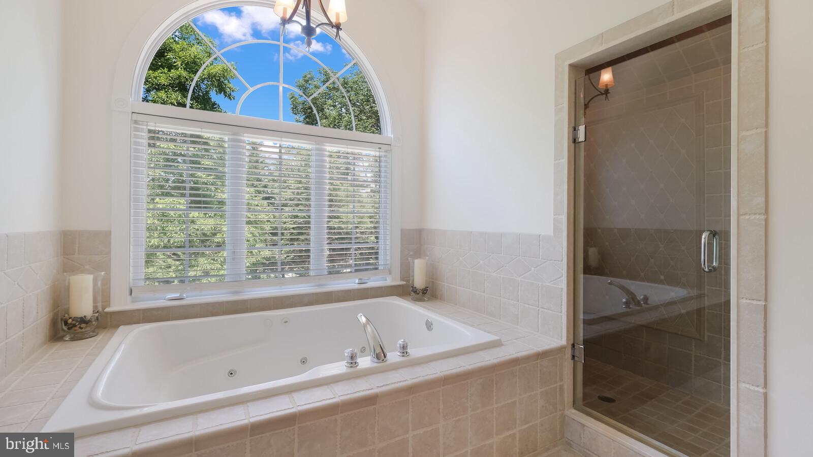 PONDVIEW - Residential