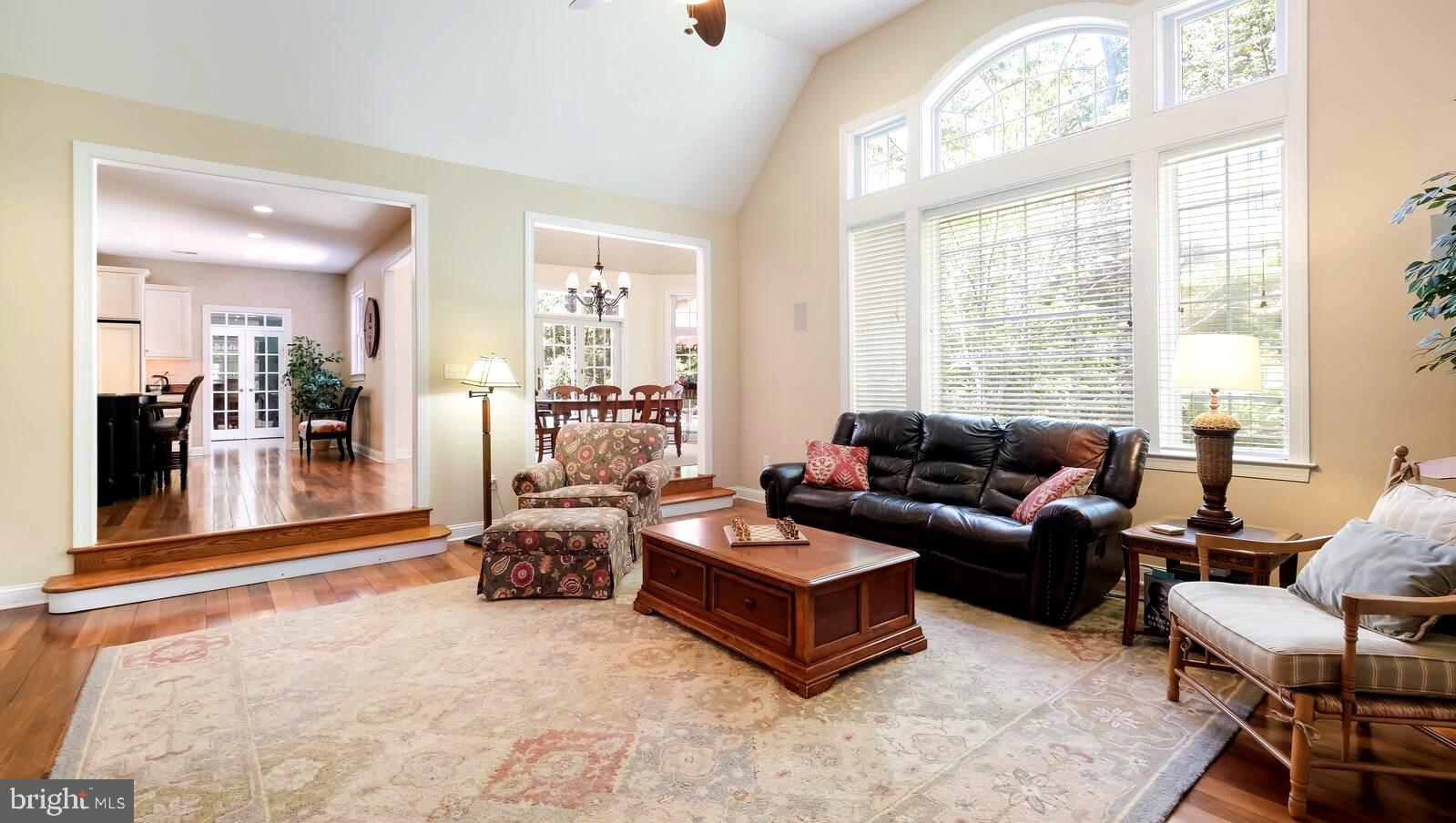 PONDVIEW - Residential