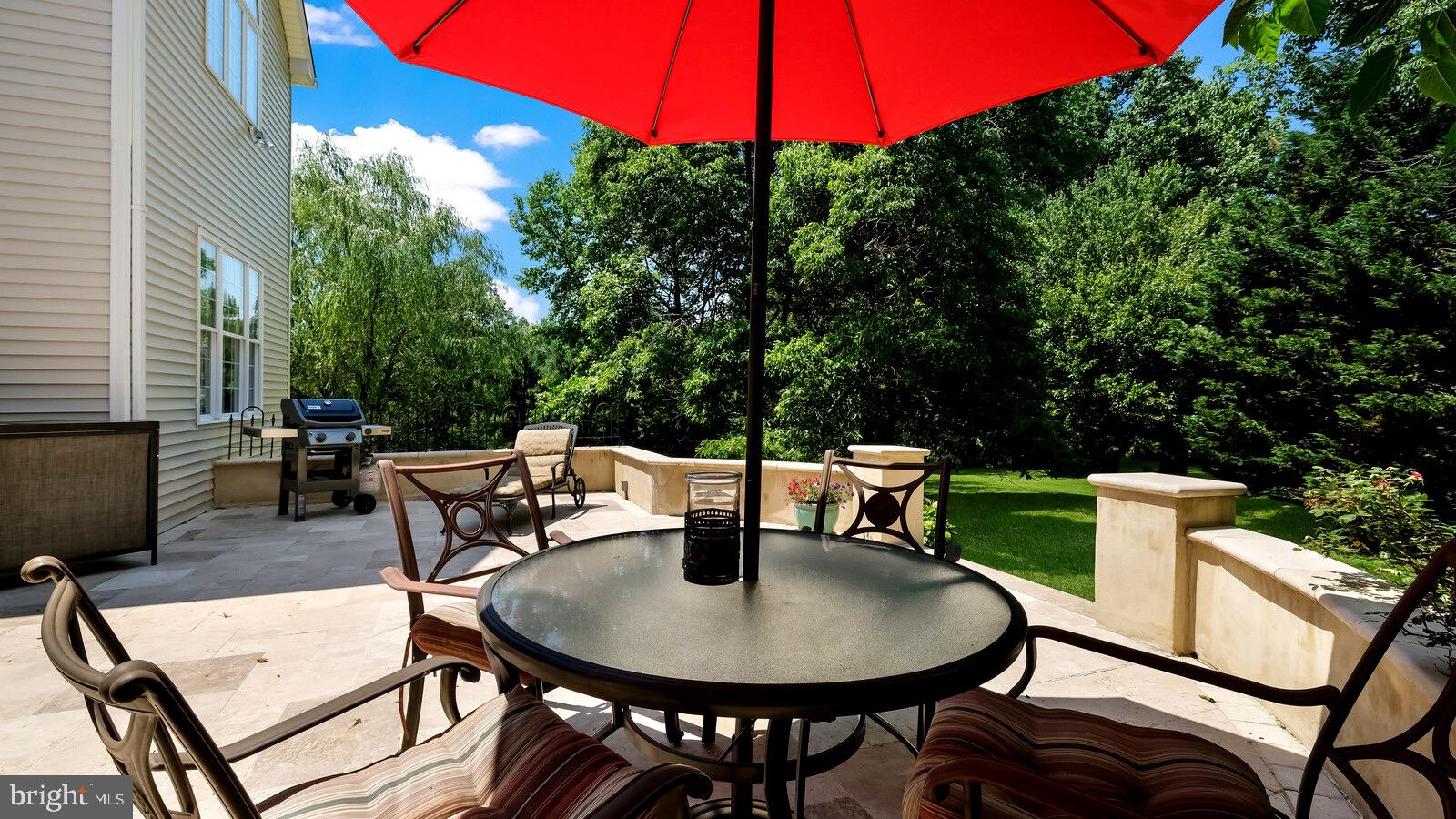 PONDVIEW - Residential