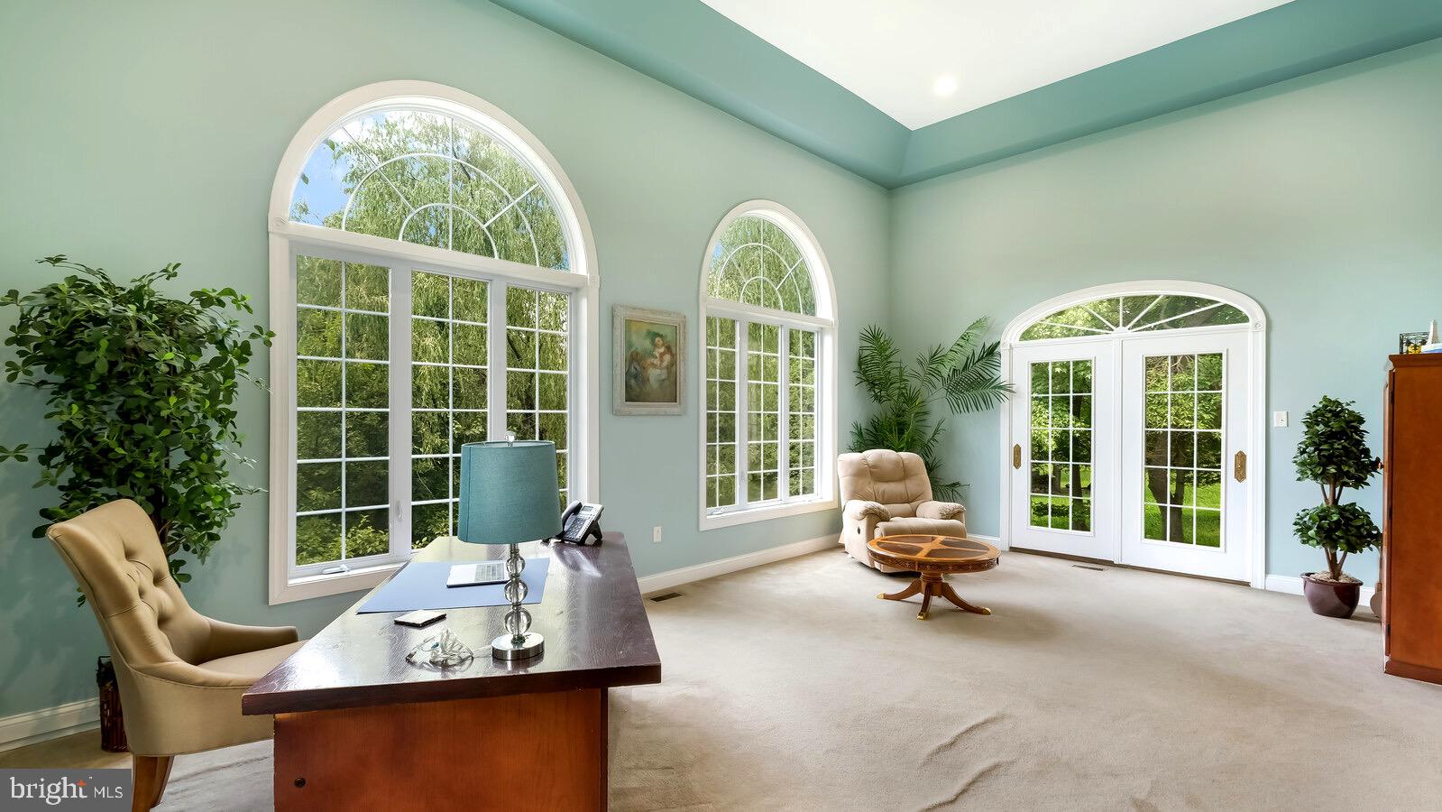 PONDVIEW - Residential