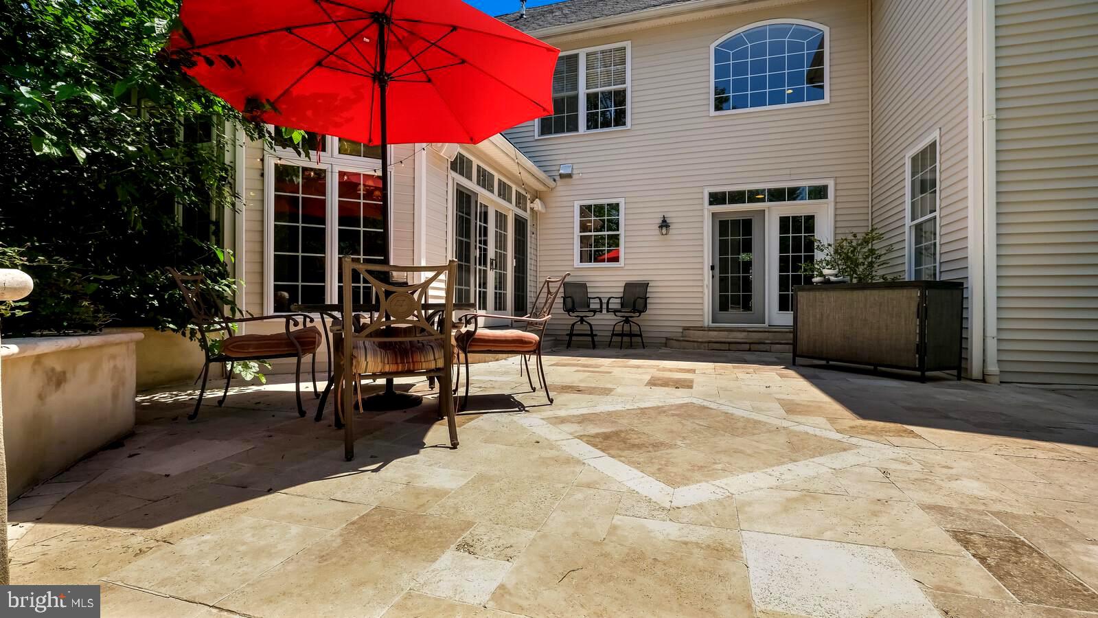 PONDVIEW - Residential