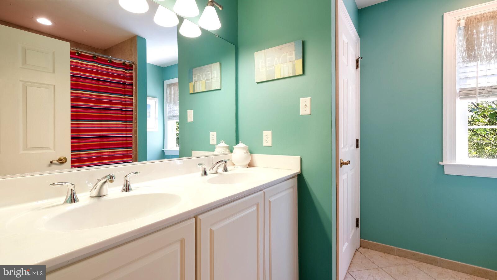 PONDVIEW - Residential