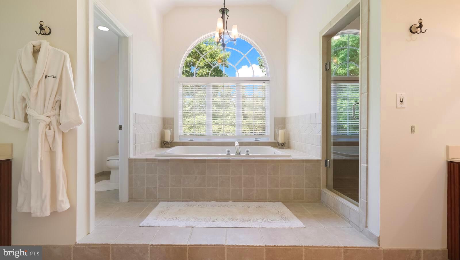 PONDVIEW - Residential