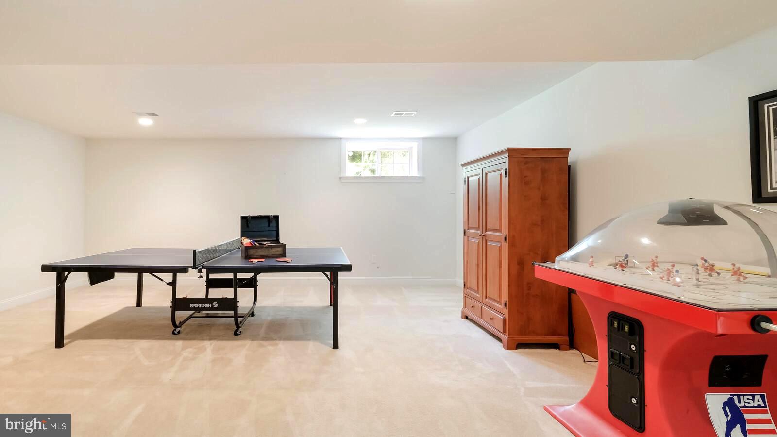 PONDVIEW - Residential