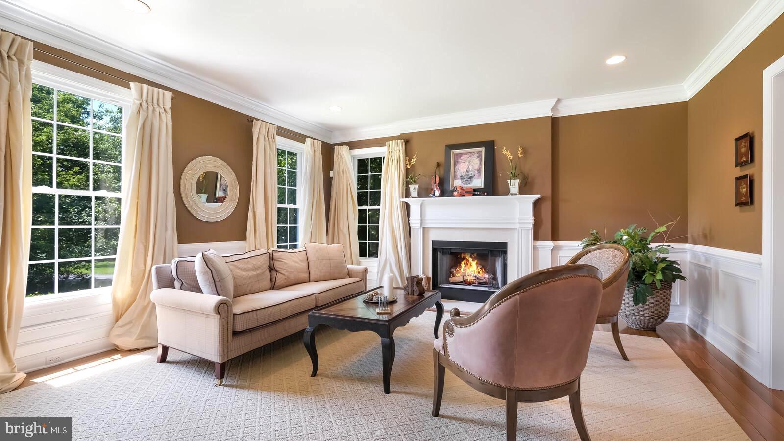 PONDVIEW - Residential