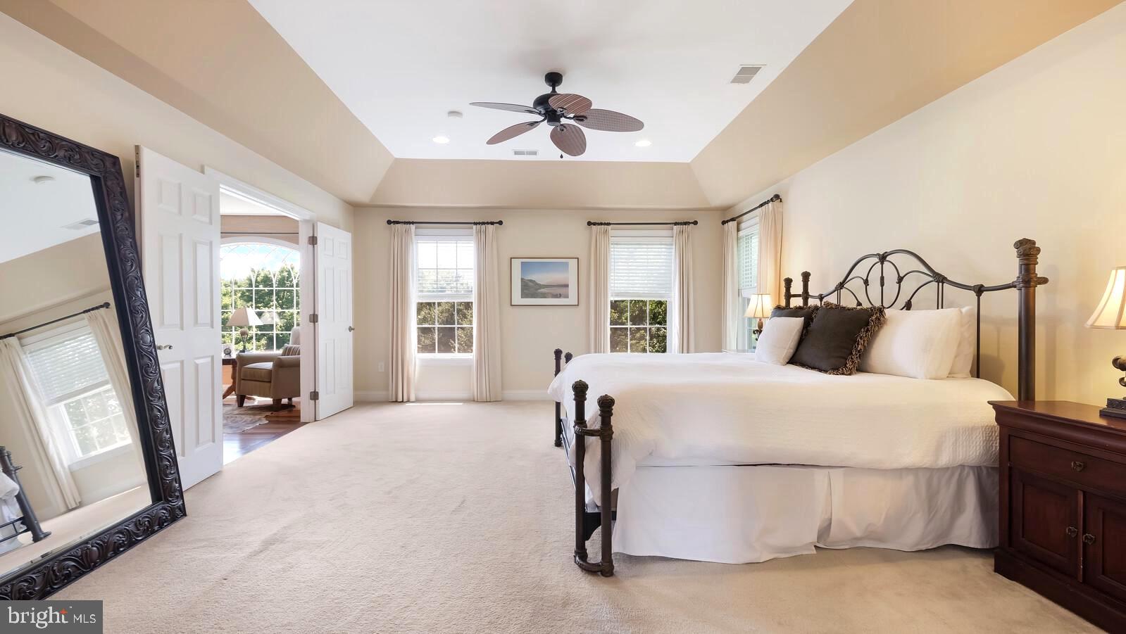 PONDVIEW - Residential