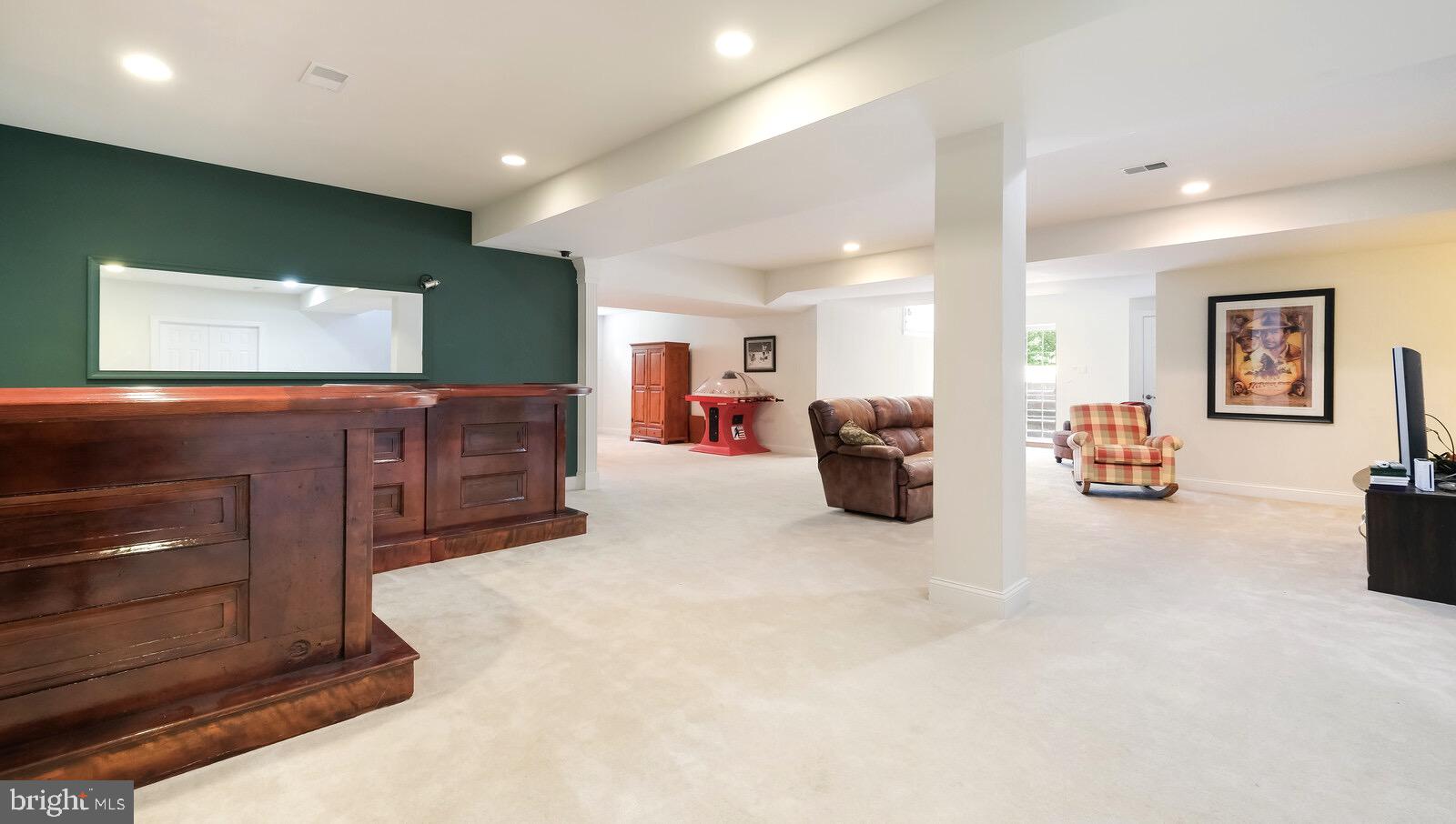 PONDVIEW - Residential